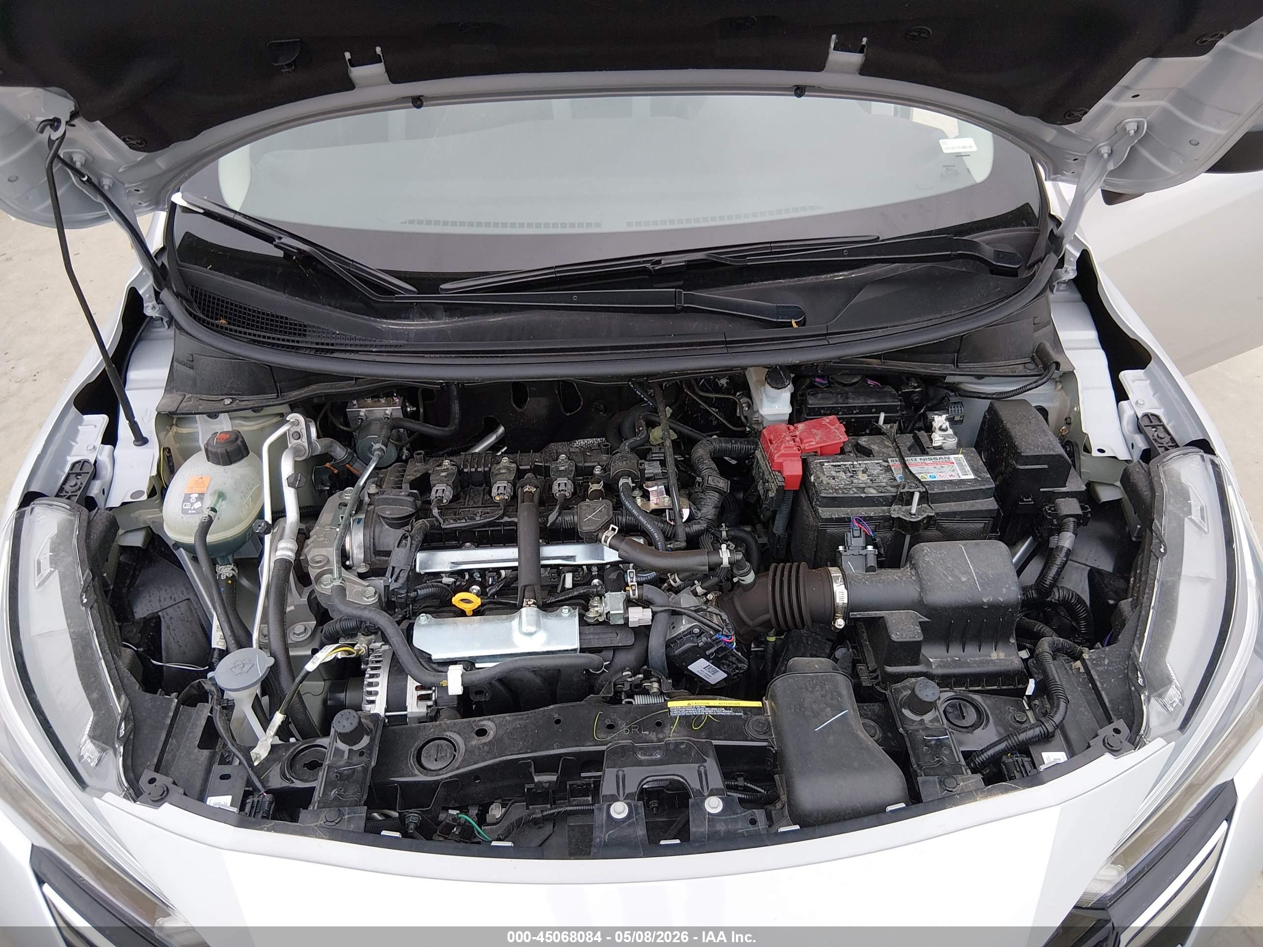 NISSAN VERSA image 10