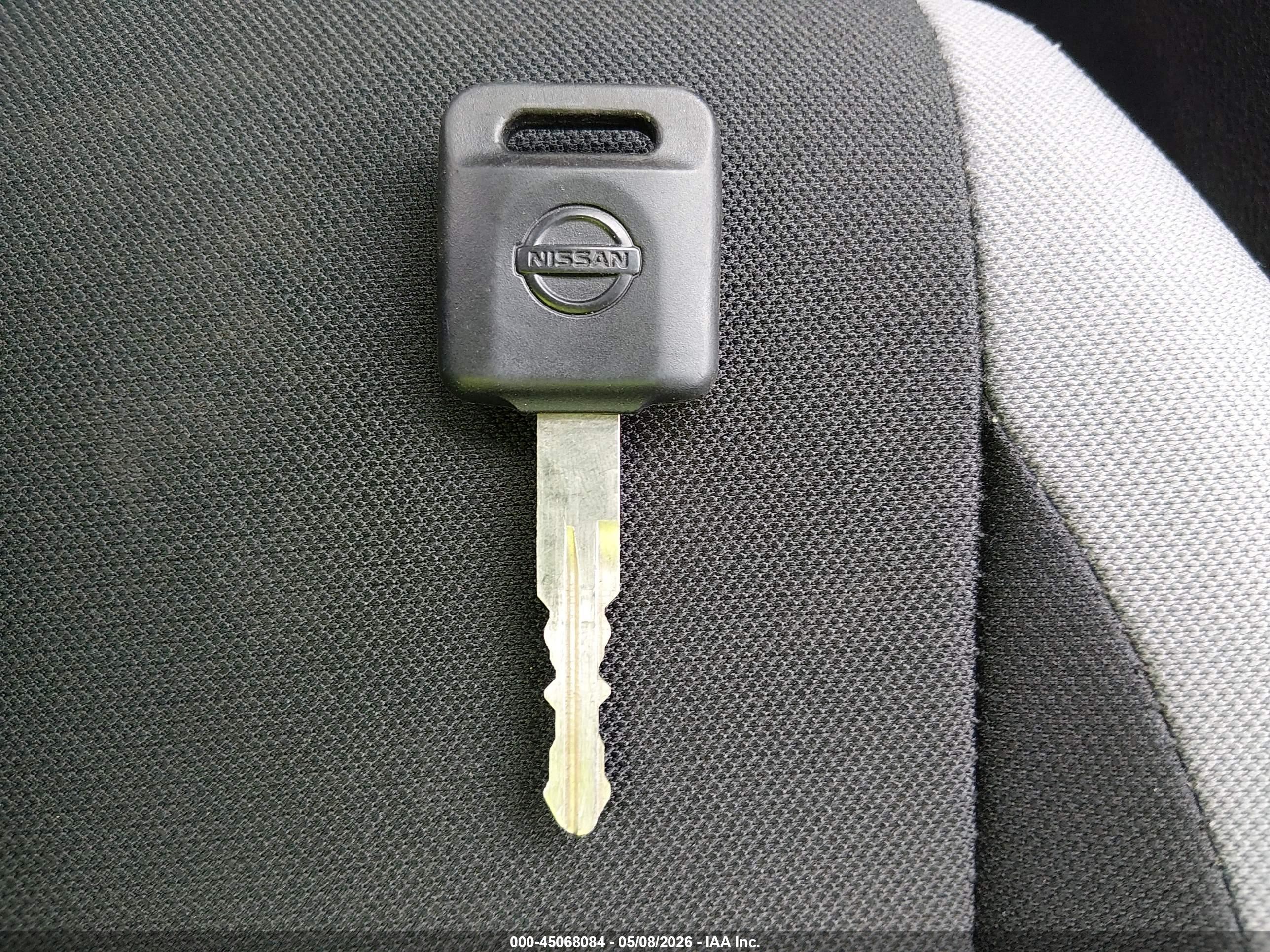NISSAN VERSA image 11