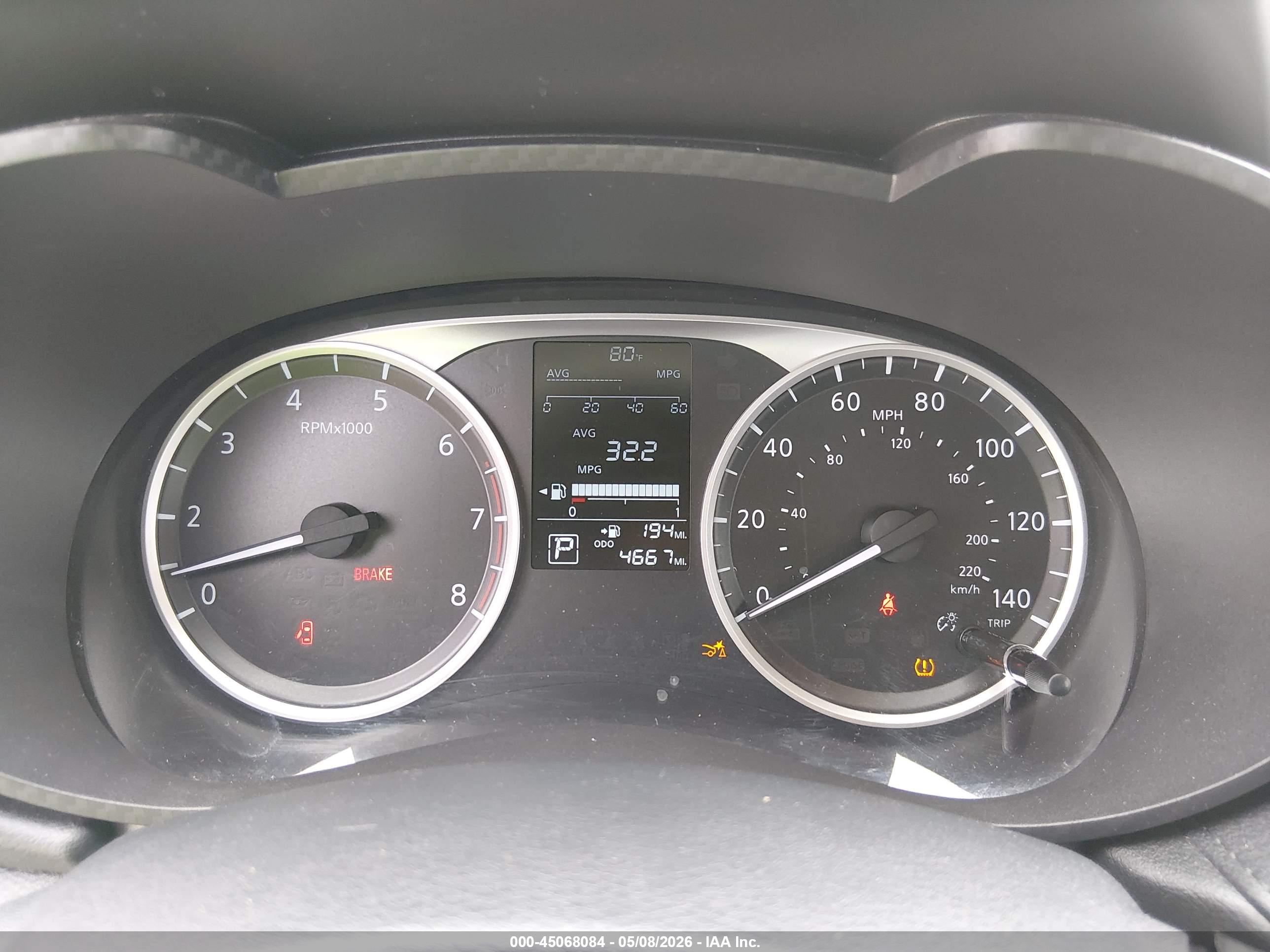 NISSAN VERSA image 7