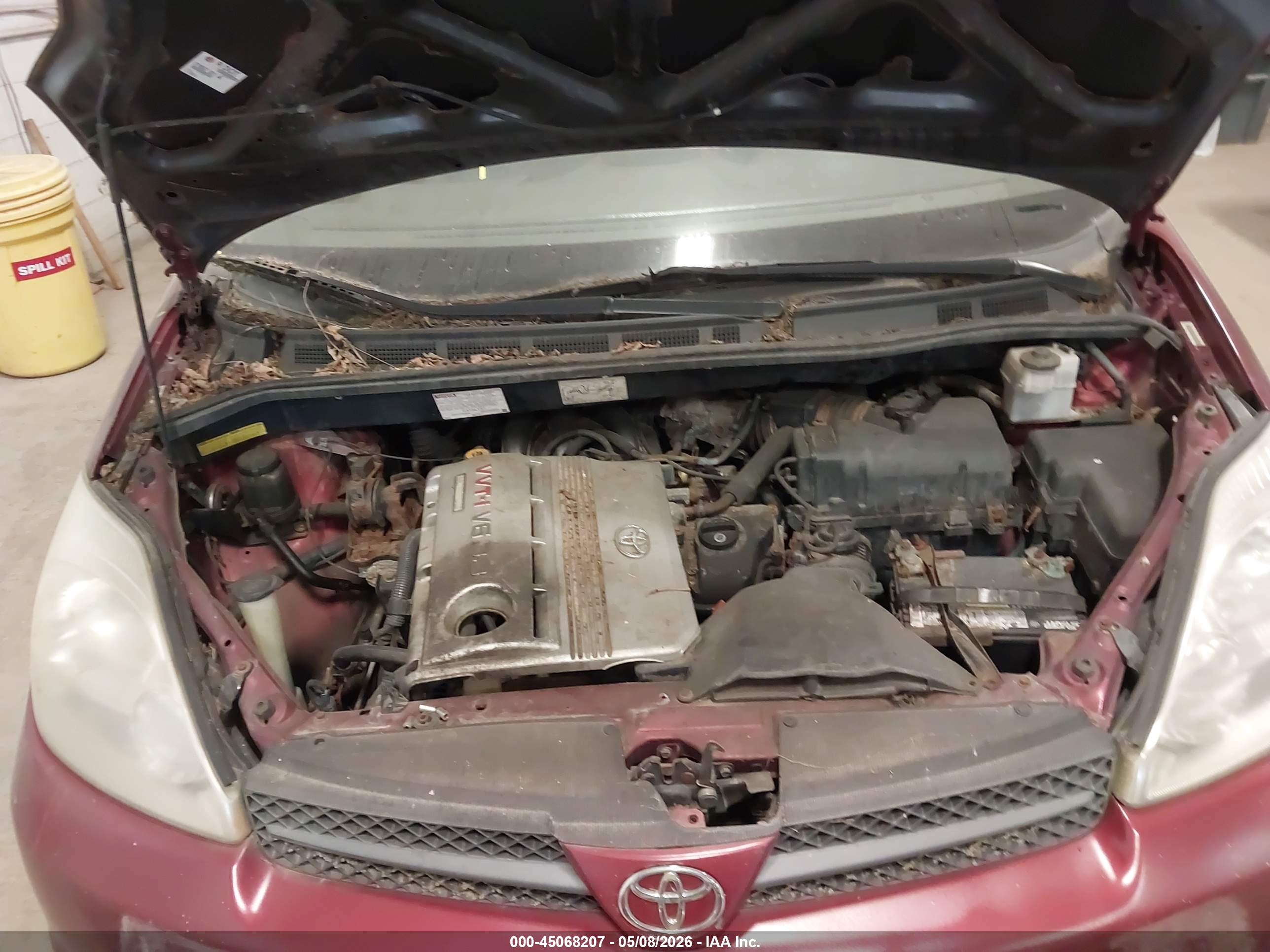 TOYOTA SIENNA image 10