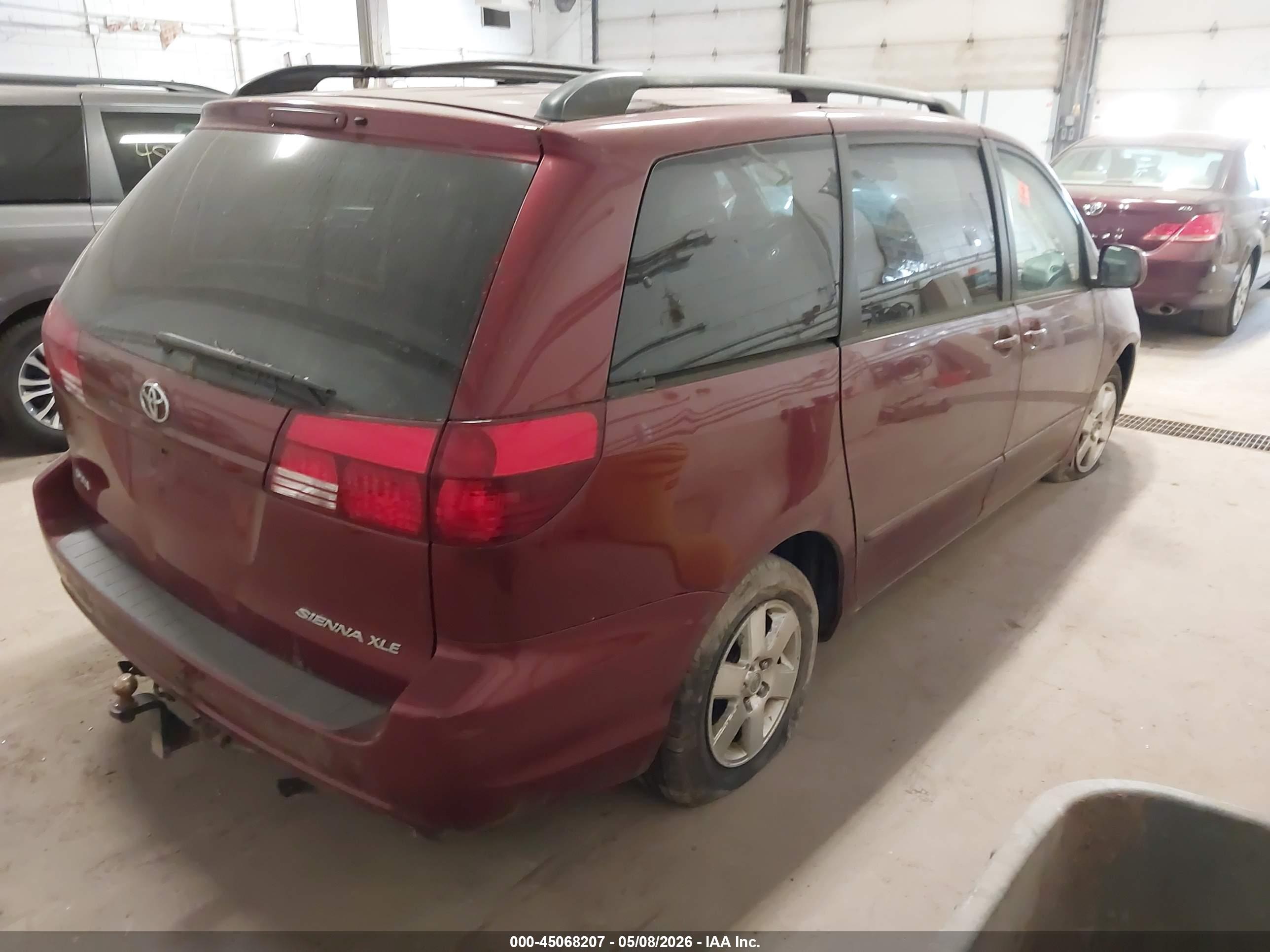 TOYOTA SIENNA image 4