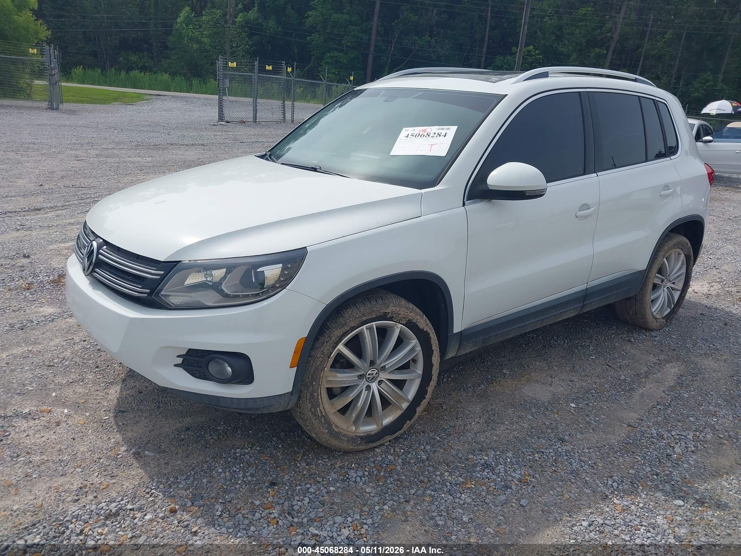VOLKSWAGEN TIGUAN image 2