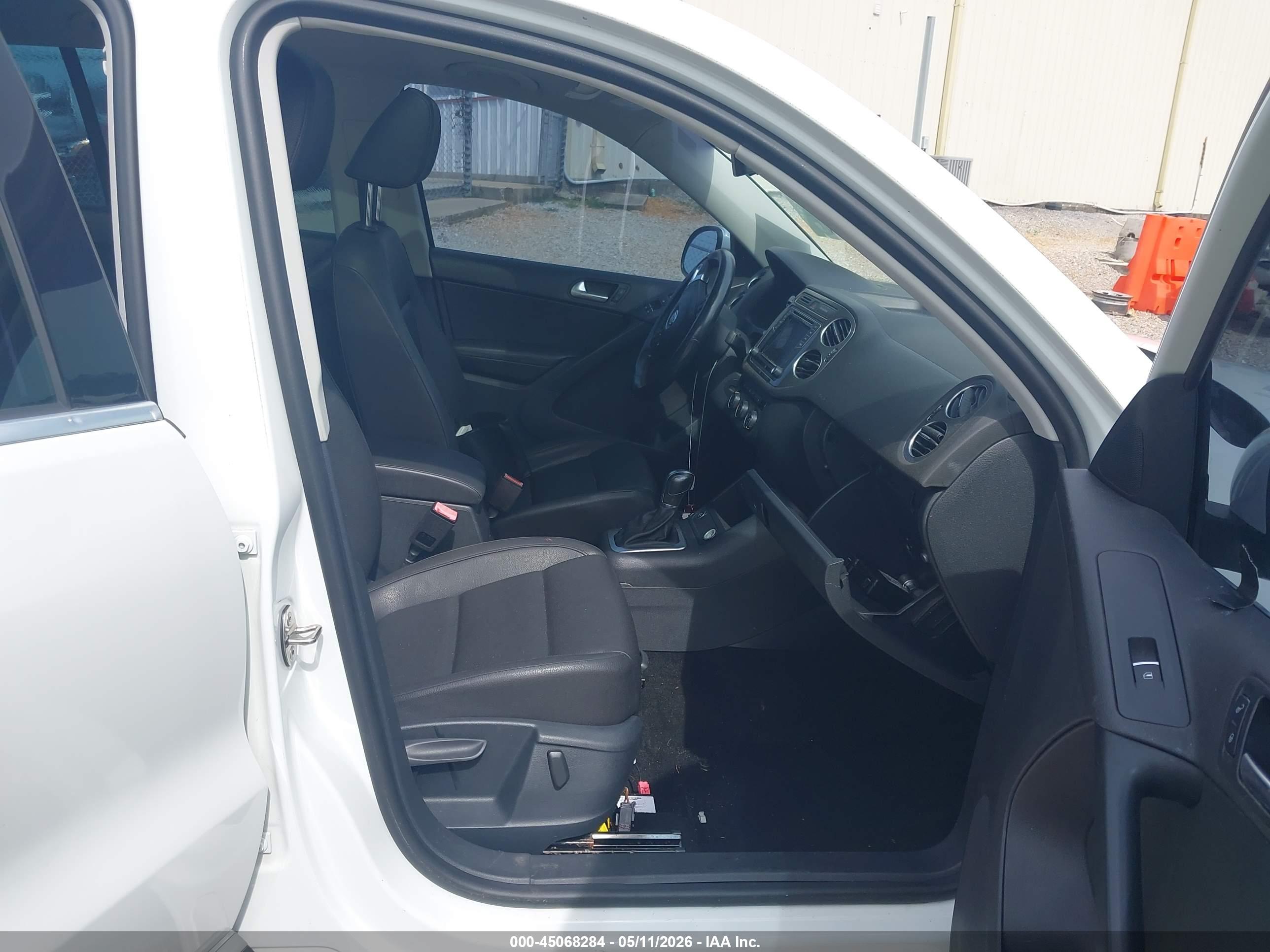 VOLKSWAGEN TIGUAN image 5