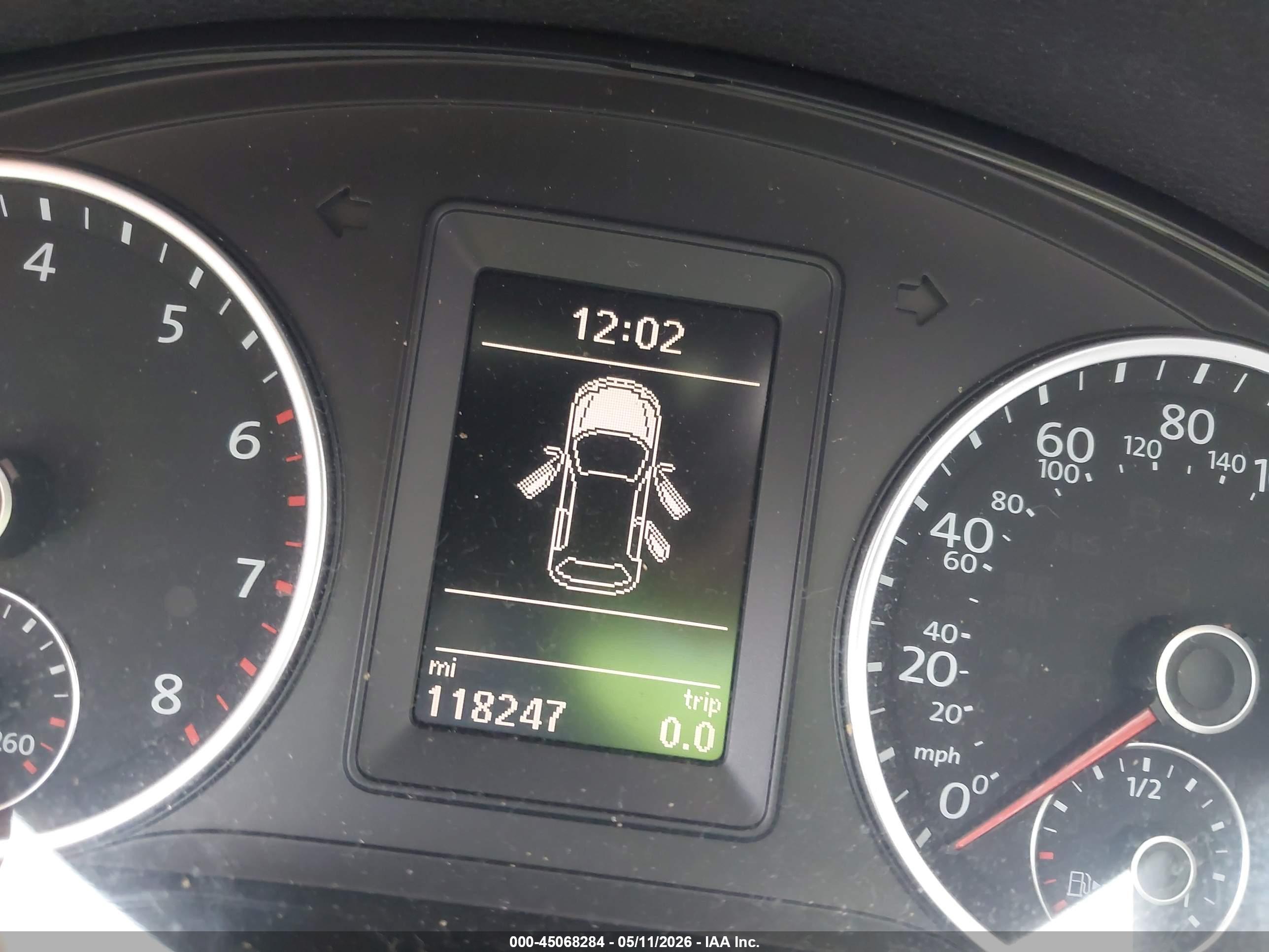 VOLKSWAGEN TIGUAN image 7