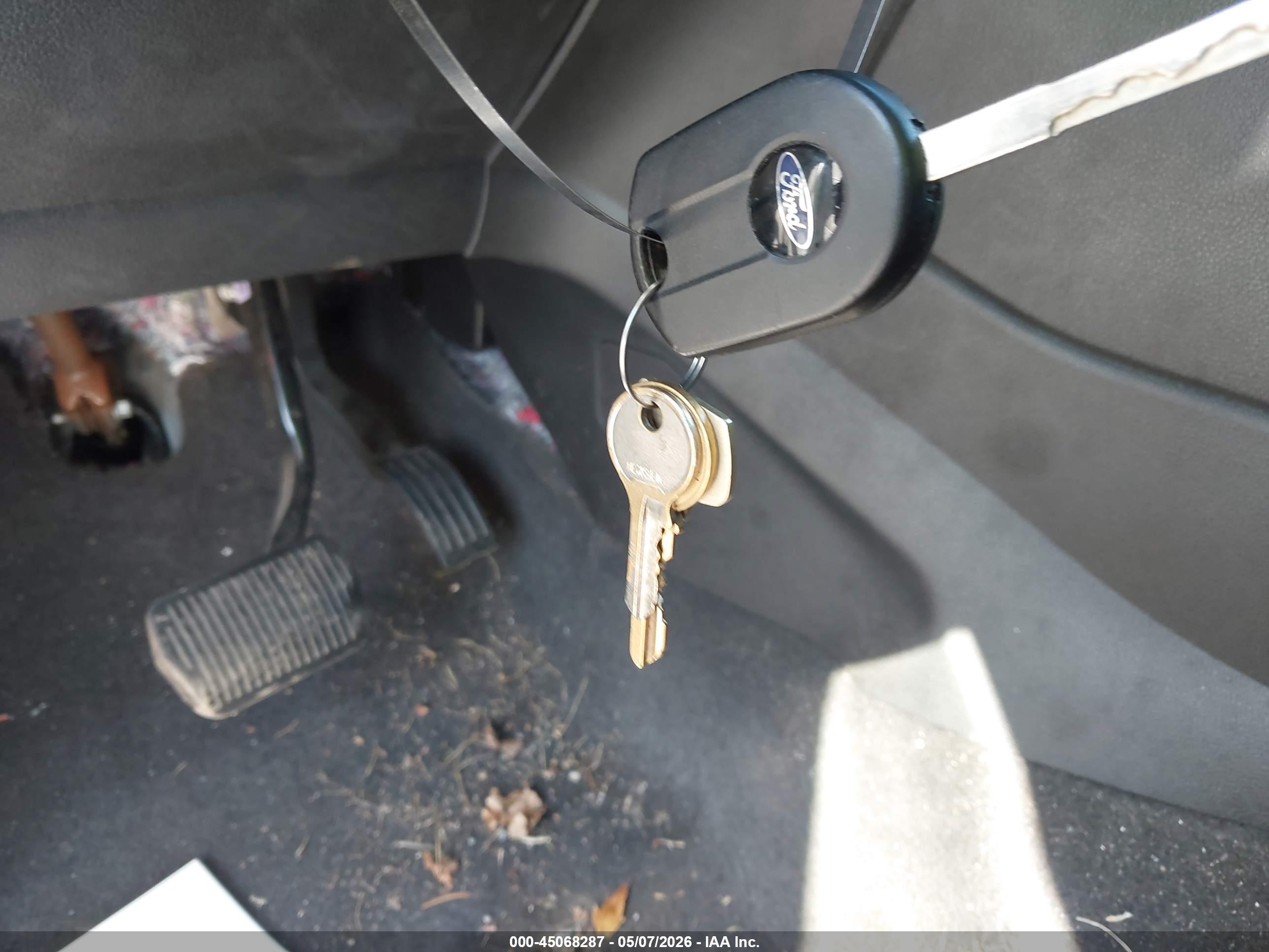 FORD ESCAPE image 11
