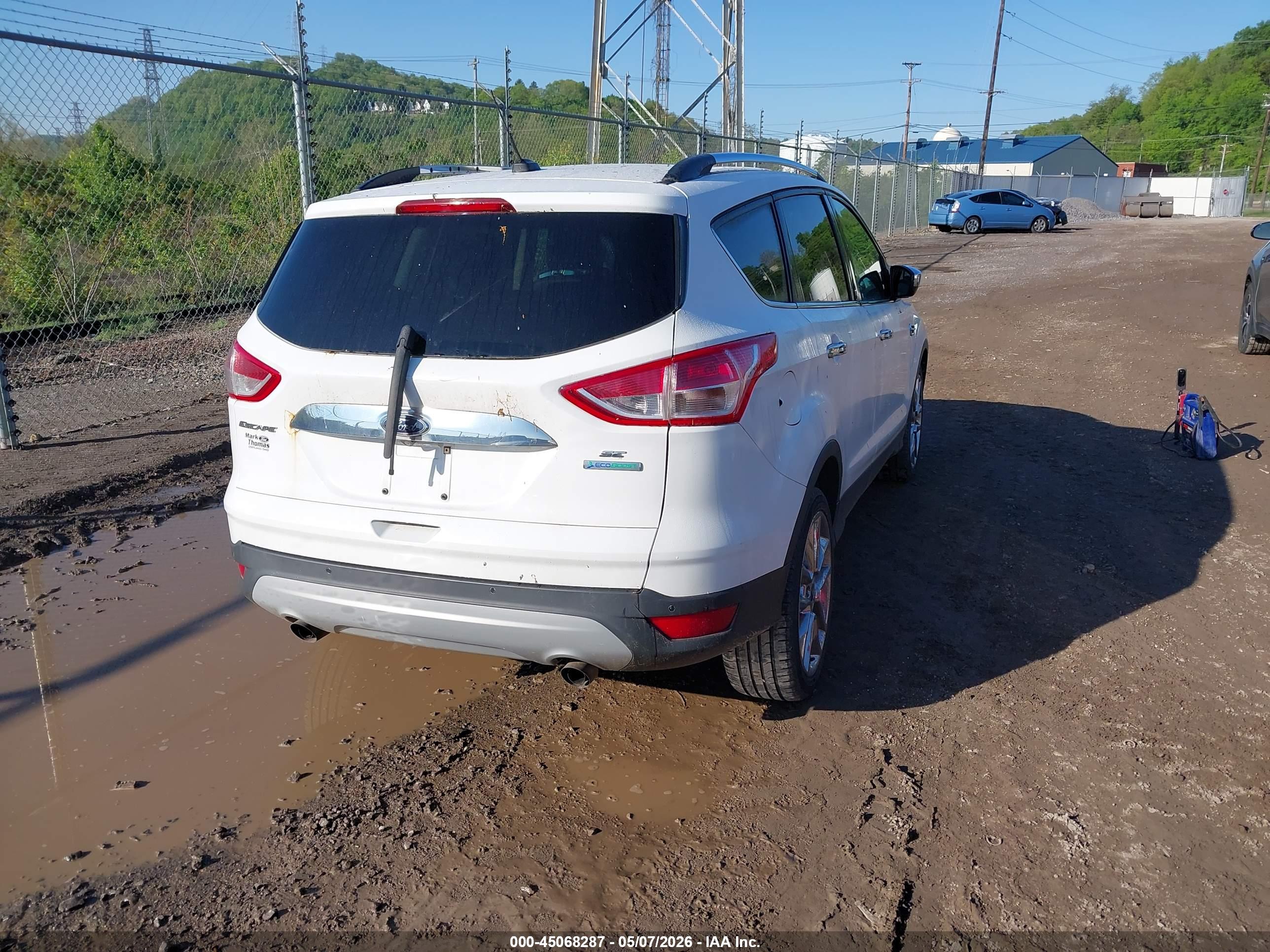 FORD ESCAPE image 4