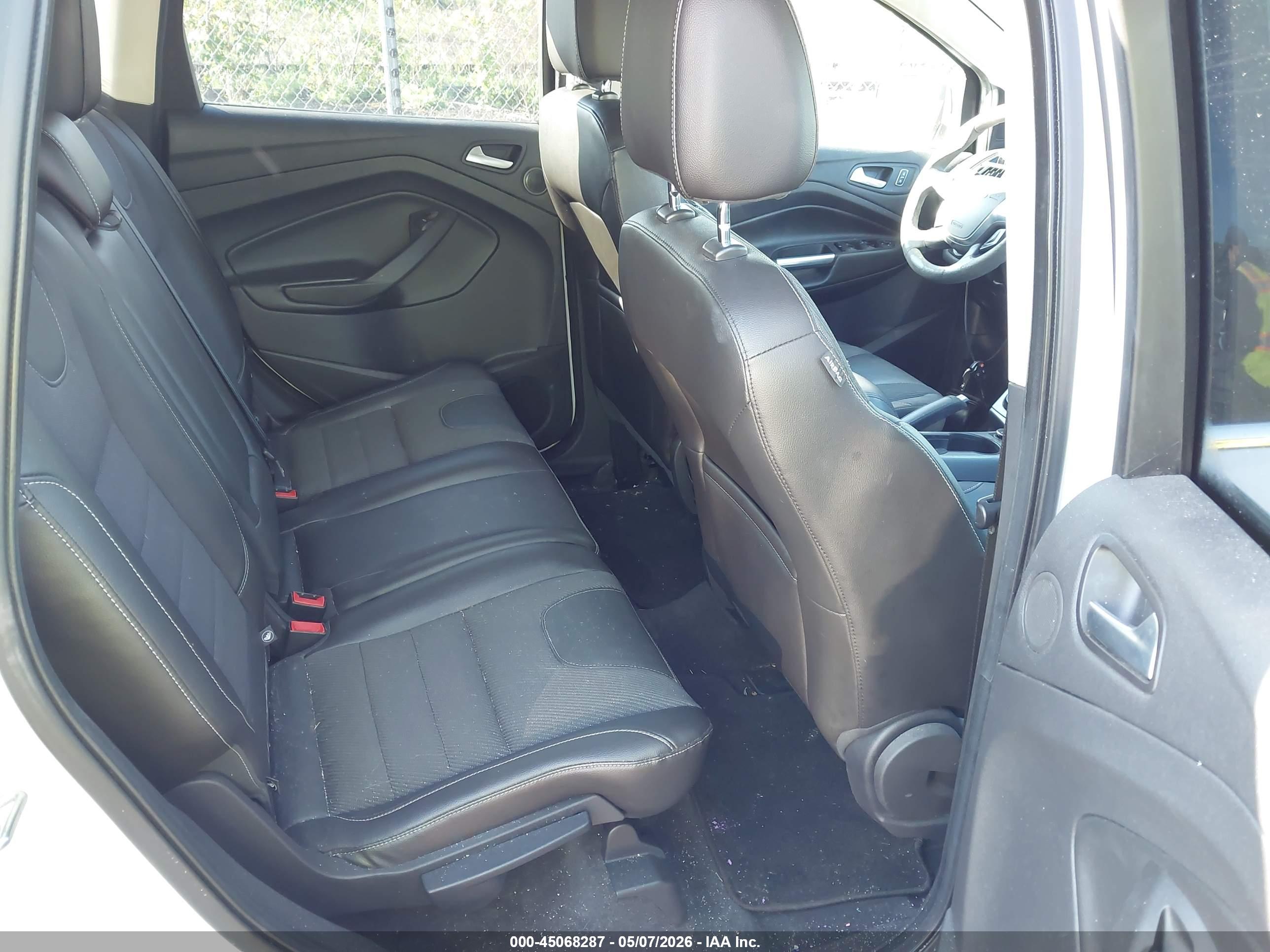 FORD ESCAPE image 8