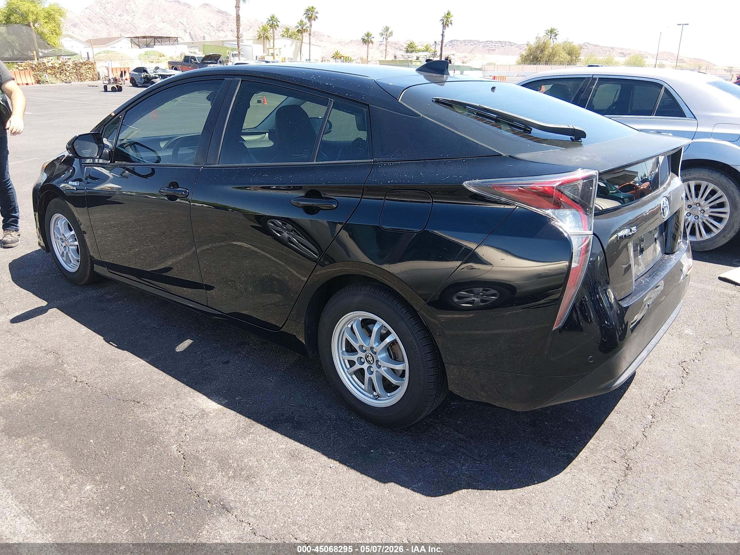 TOYOTA PRIUS image 3