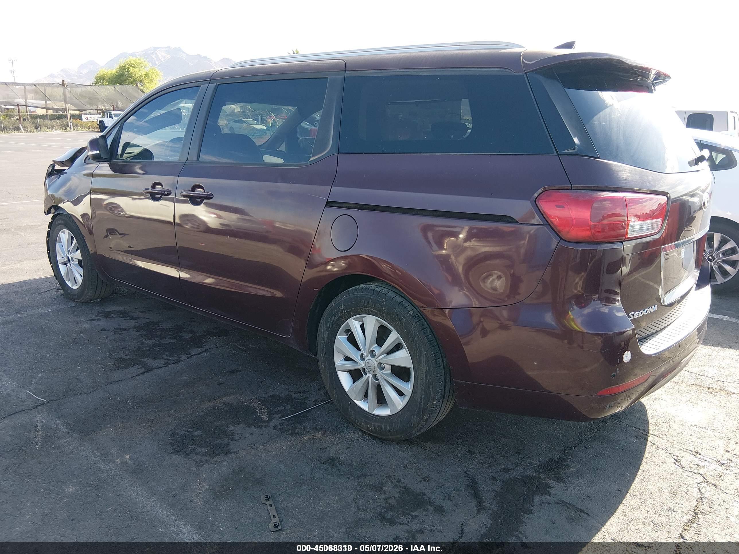 KIA SEDONA image 3