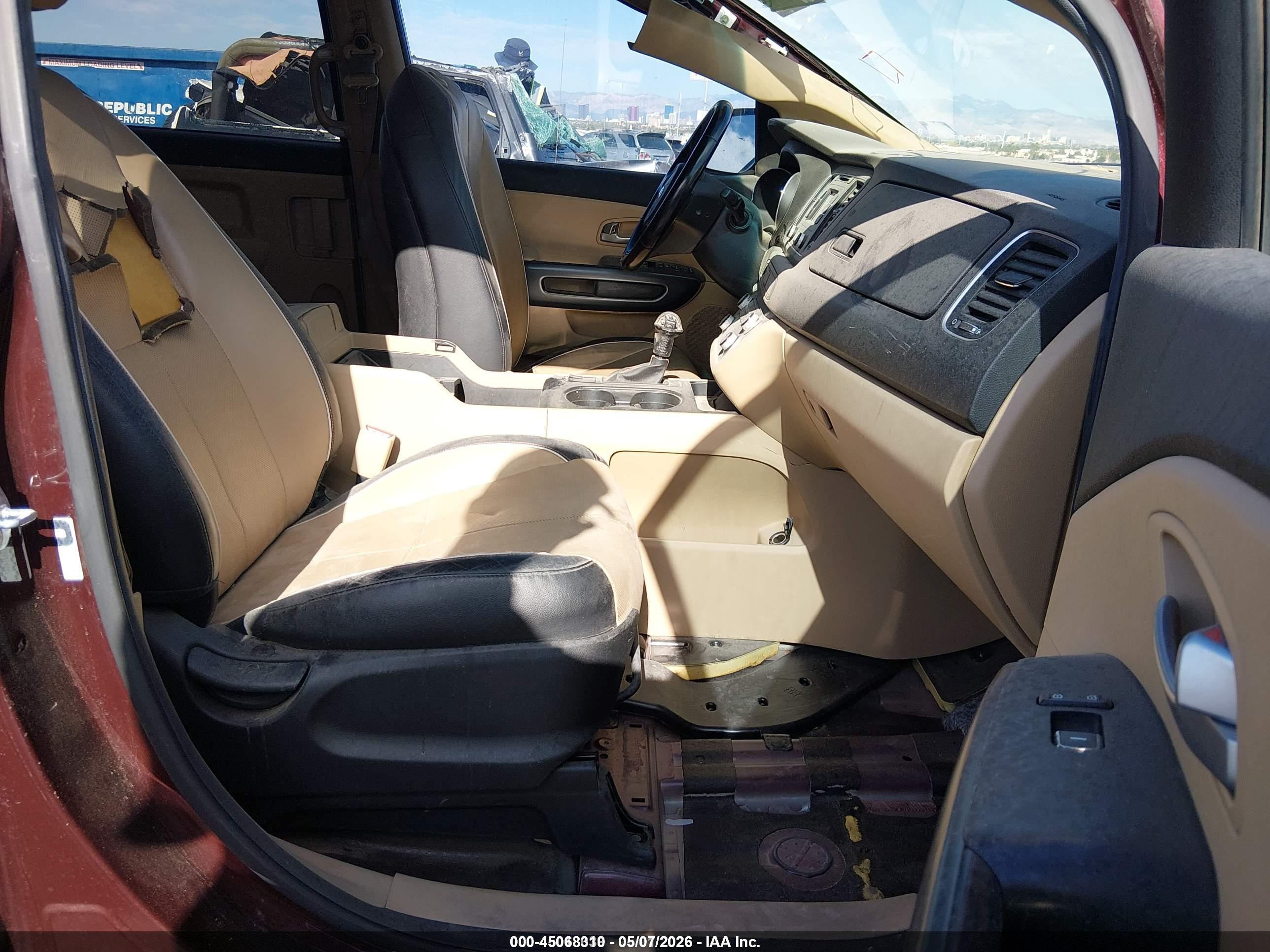 KIA SEDONA image 5