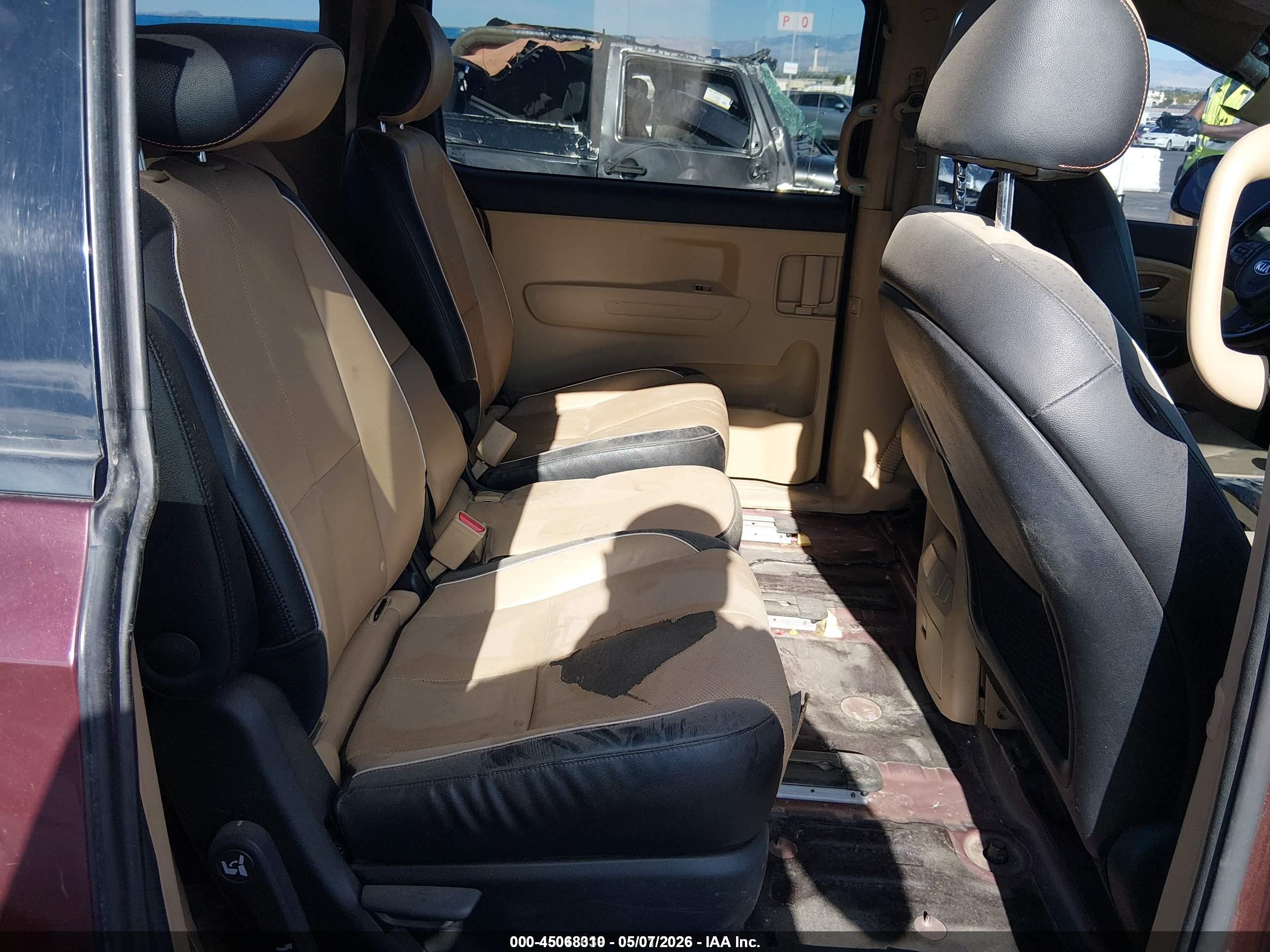KIA SEDONA image 8