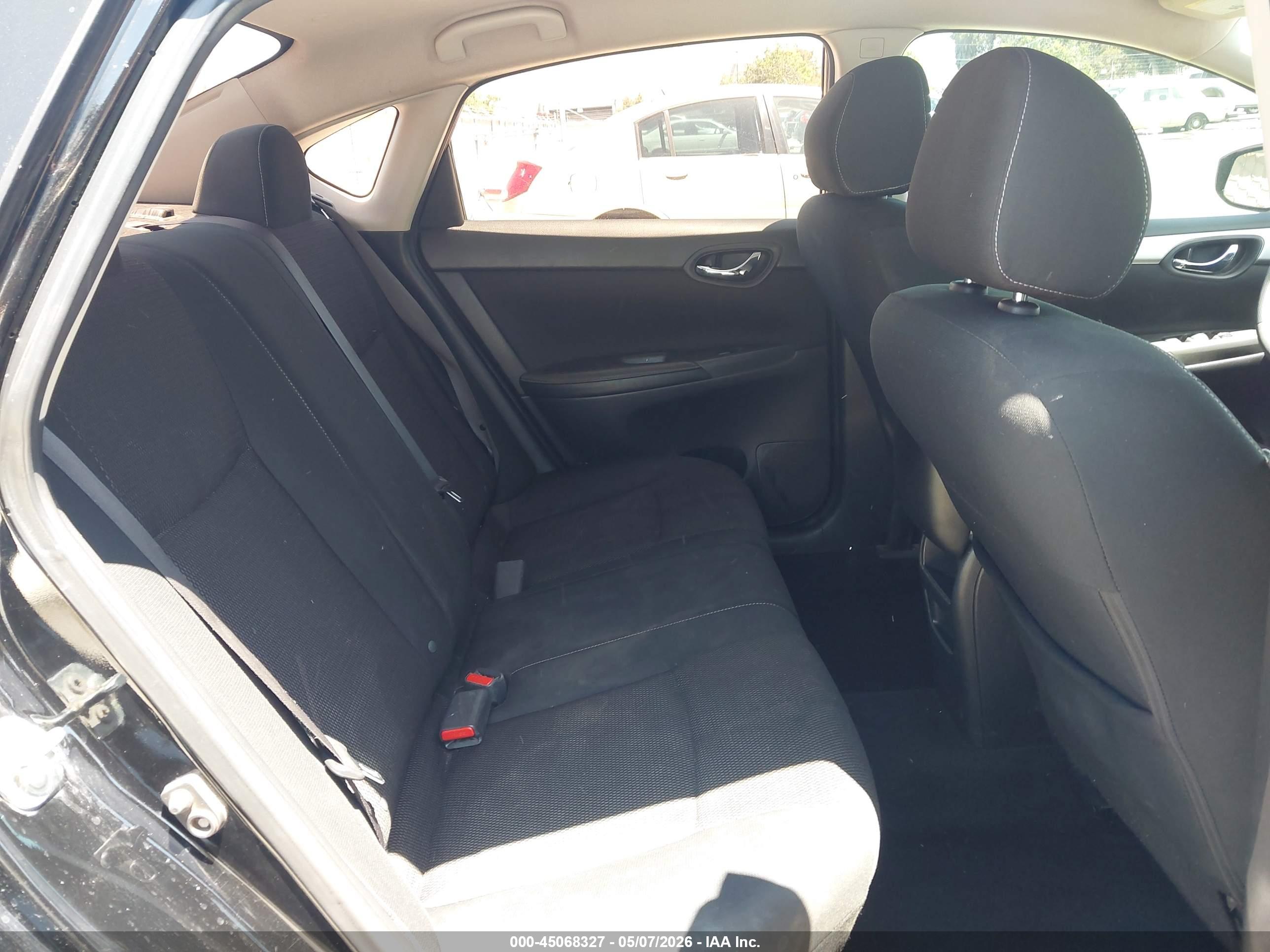 NISSAN SENTRA image 8