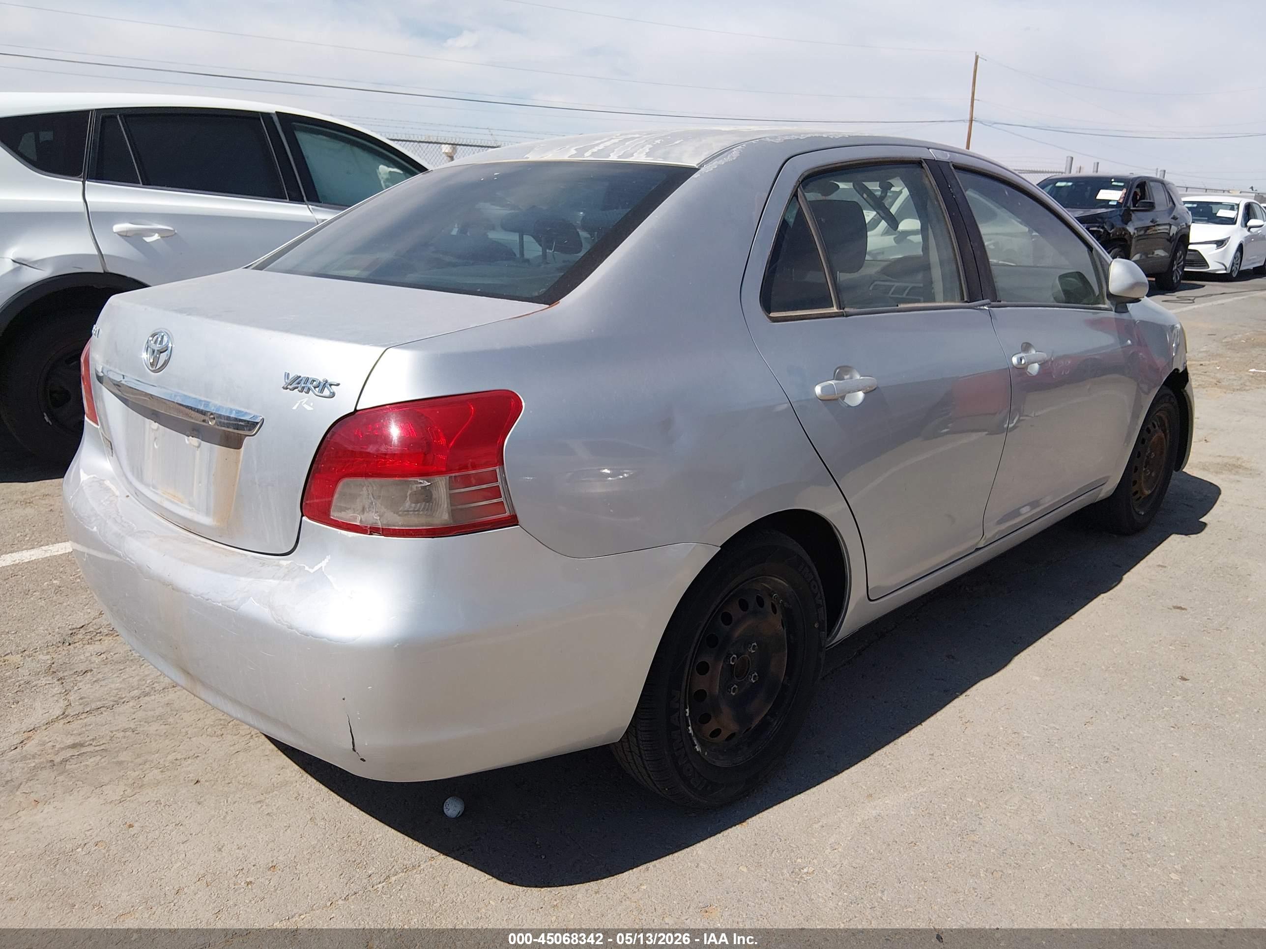 TOYOTA YARIS image 4