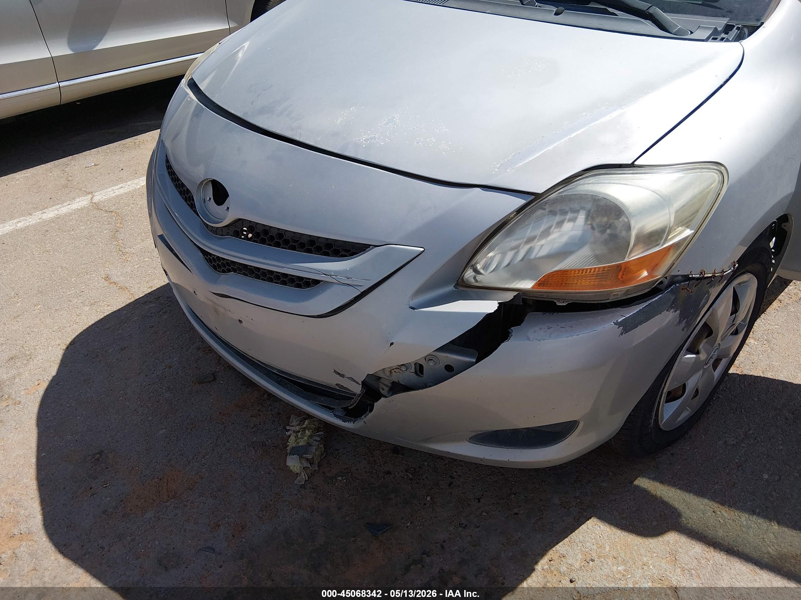 TOYOTA YARIS image 6