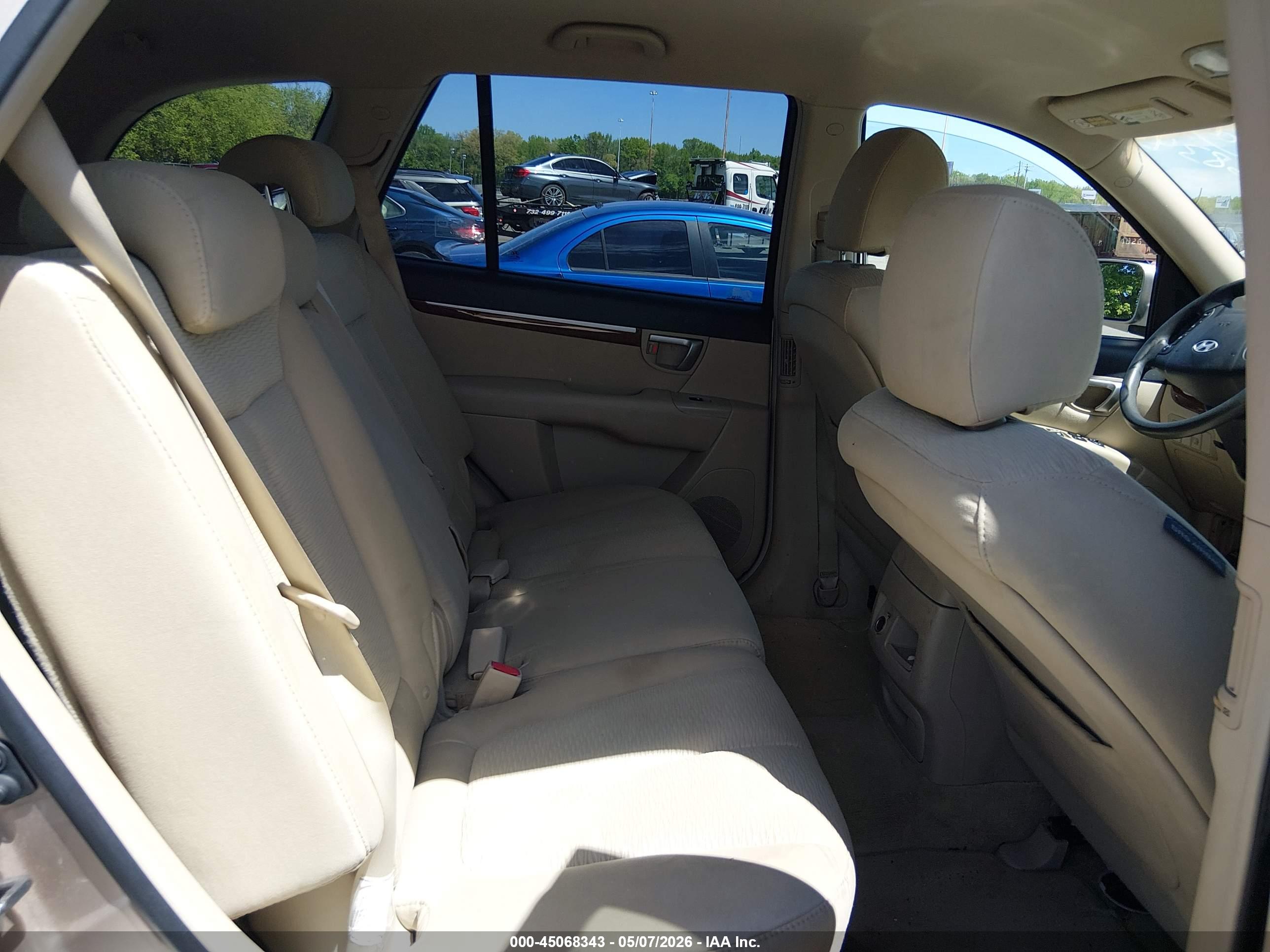 HYUNDAI SANTA image 8