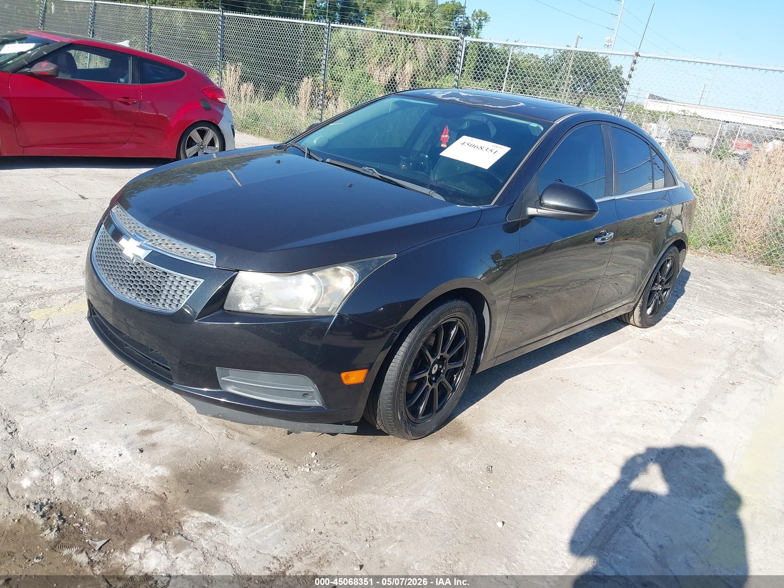 CHEVROLET CRUZE image 2