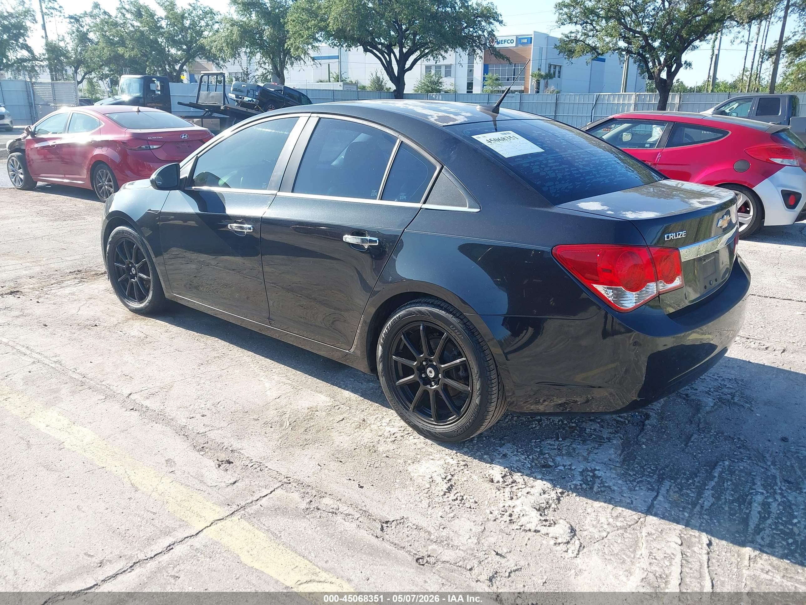 CHEVROLET CRUZE image 3