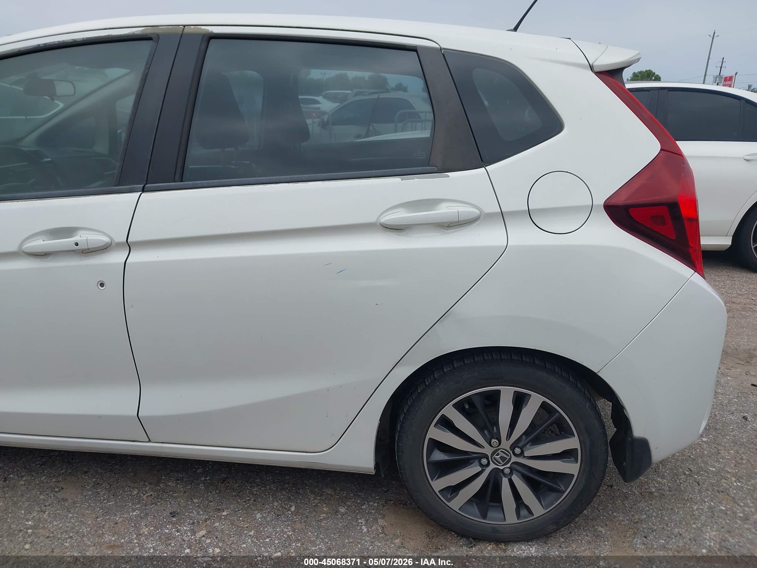HONDA FIT image 6