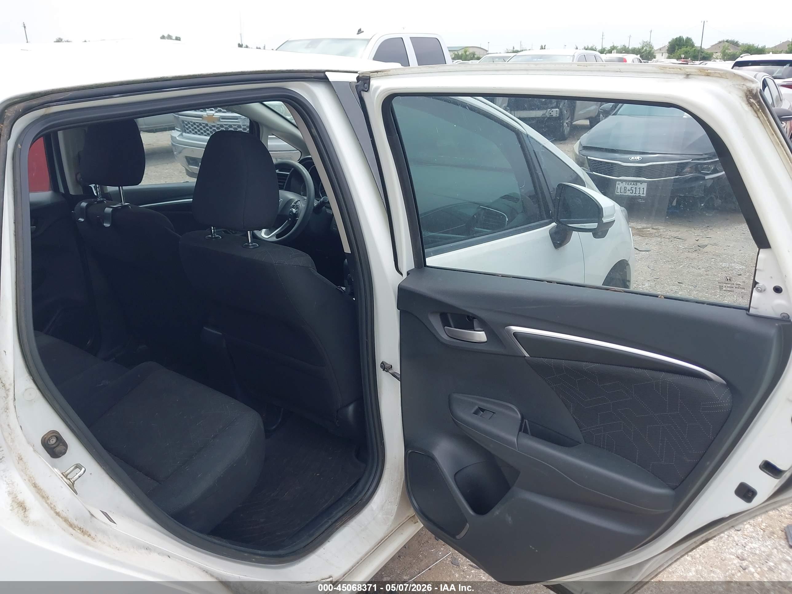 HONDA FIT image 8