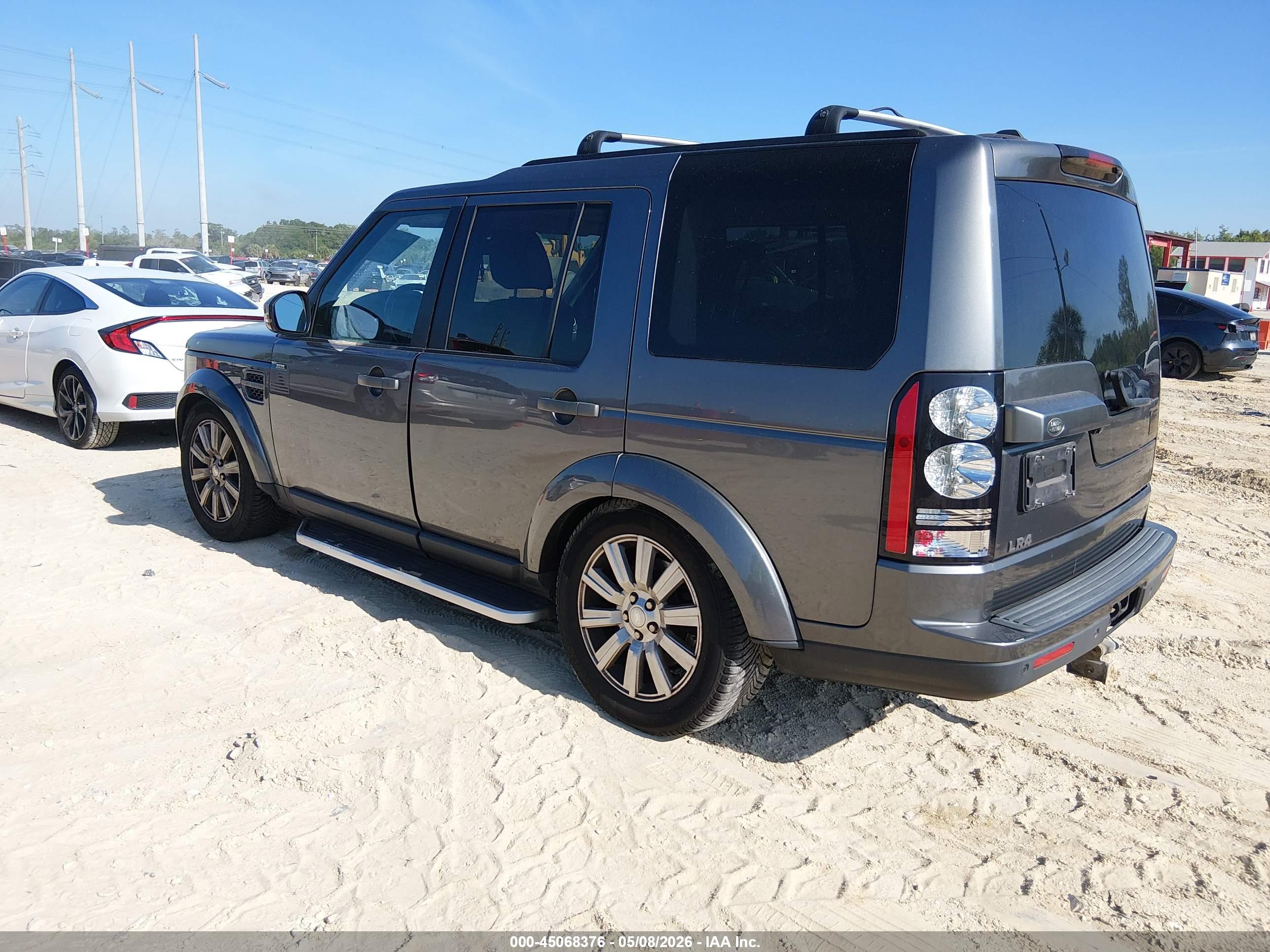 LAND ROVER image 3