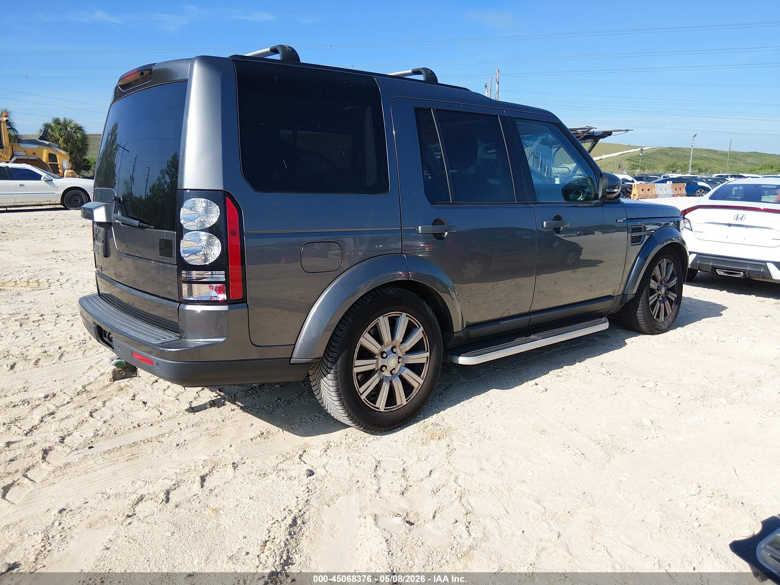 LAND ROVER image 4