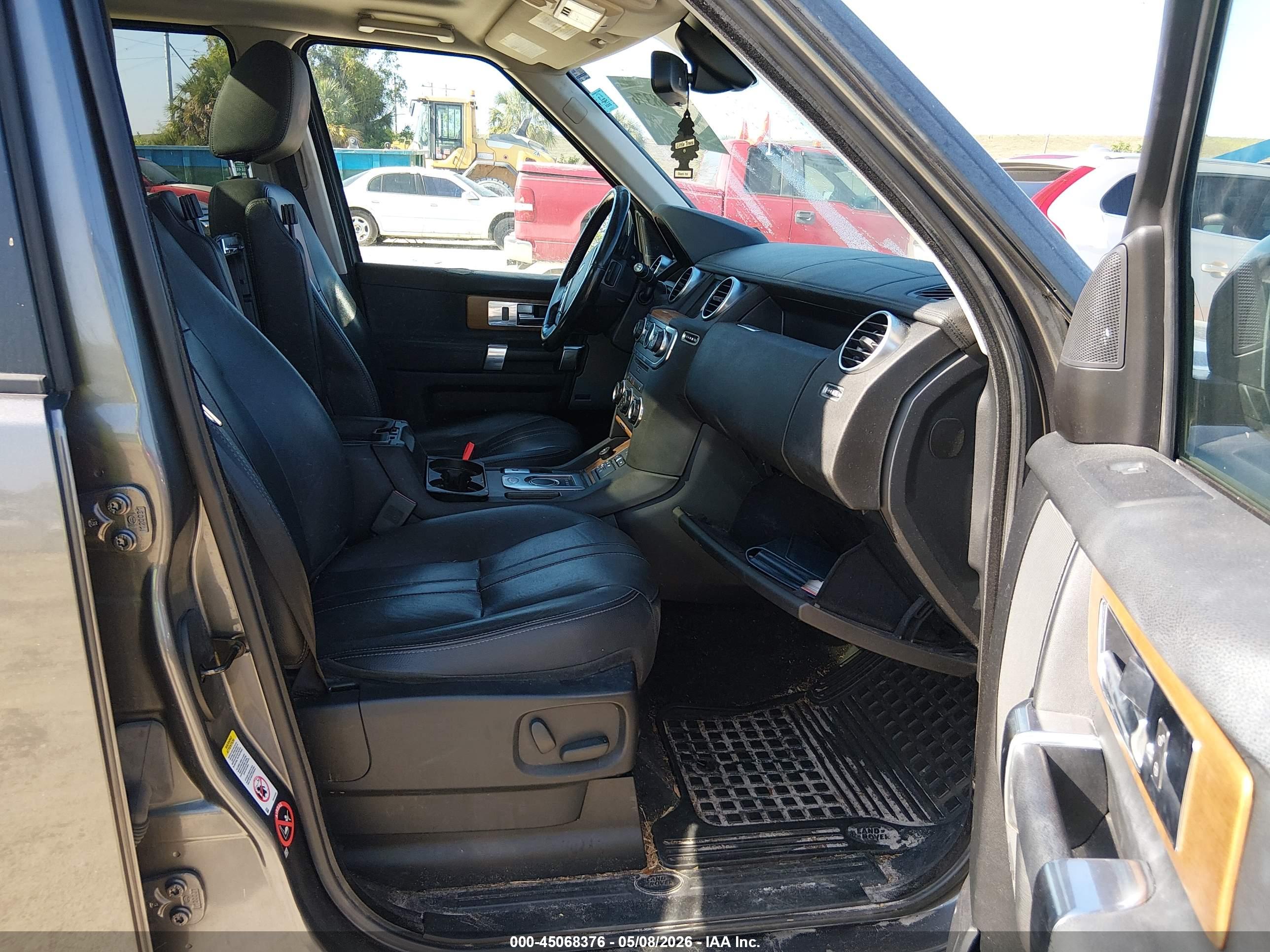 LAND ROVER image 5