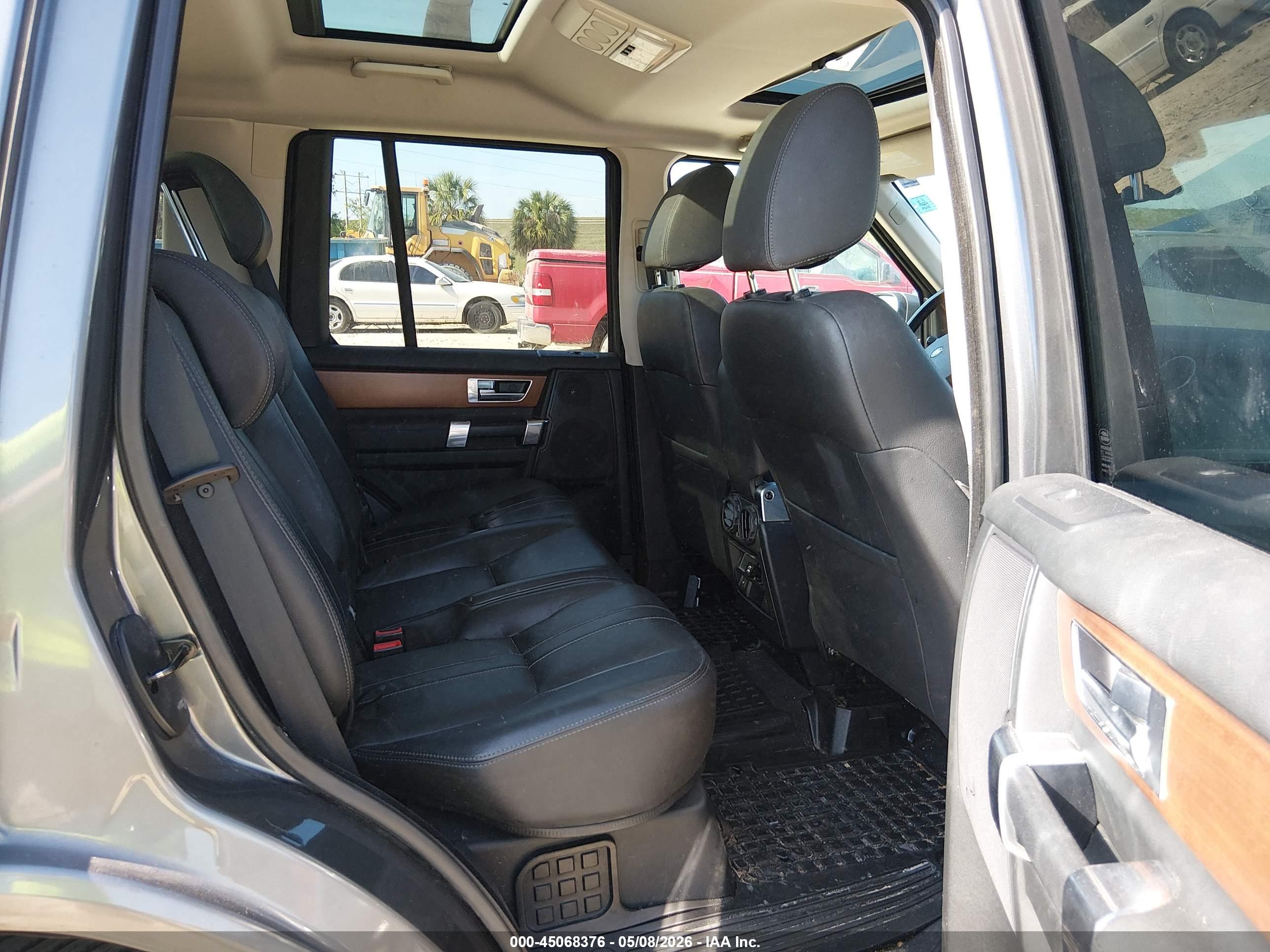 LAND ROVER image 8