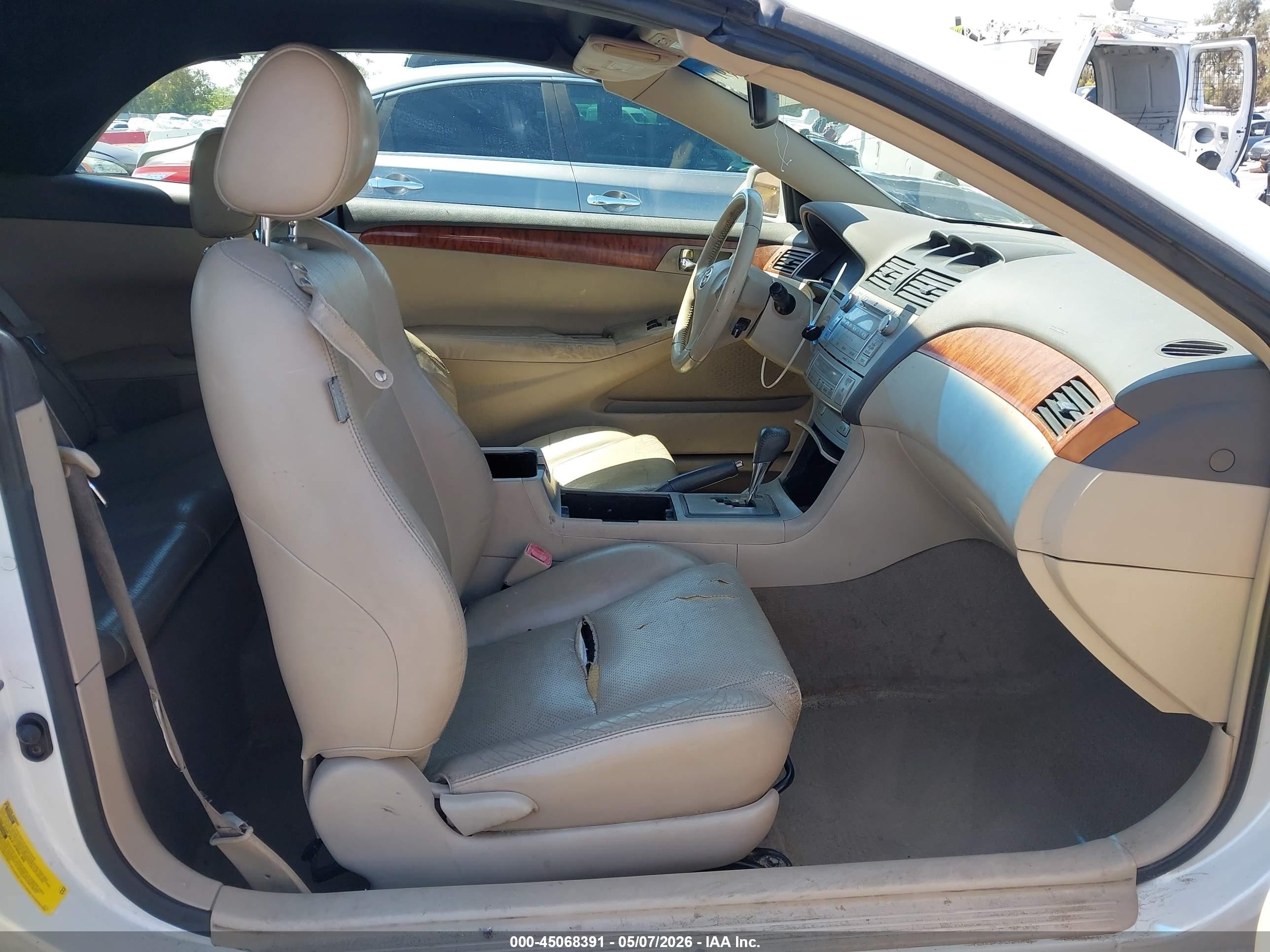 TOYOTA CAMRY image 5
