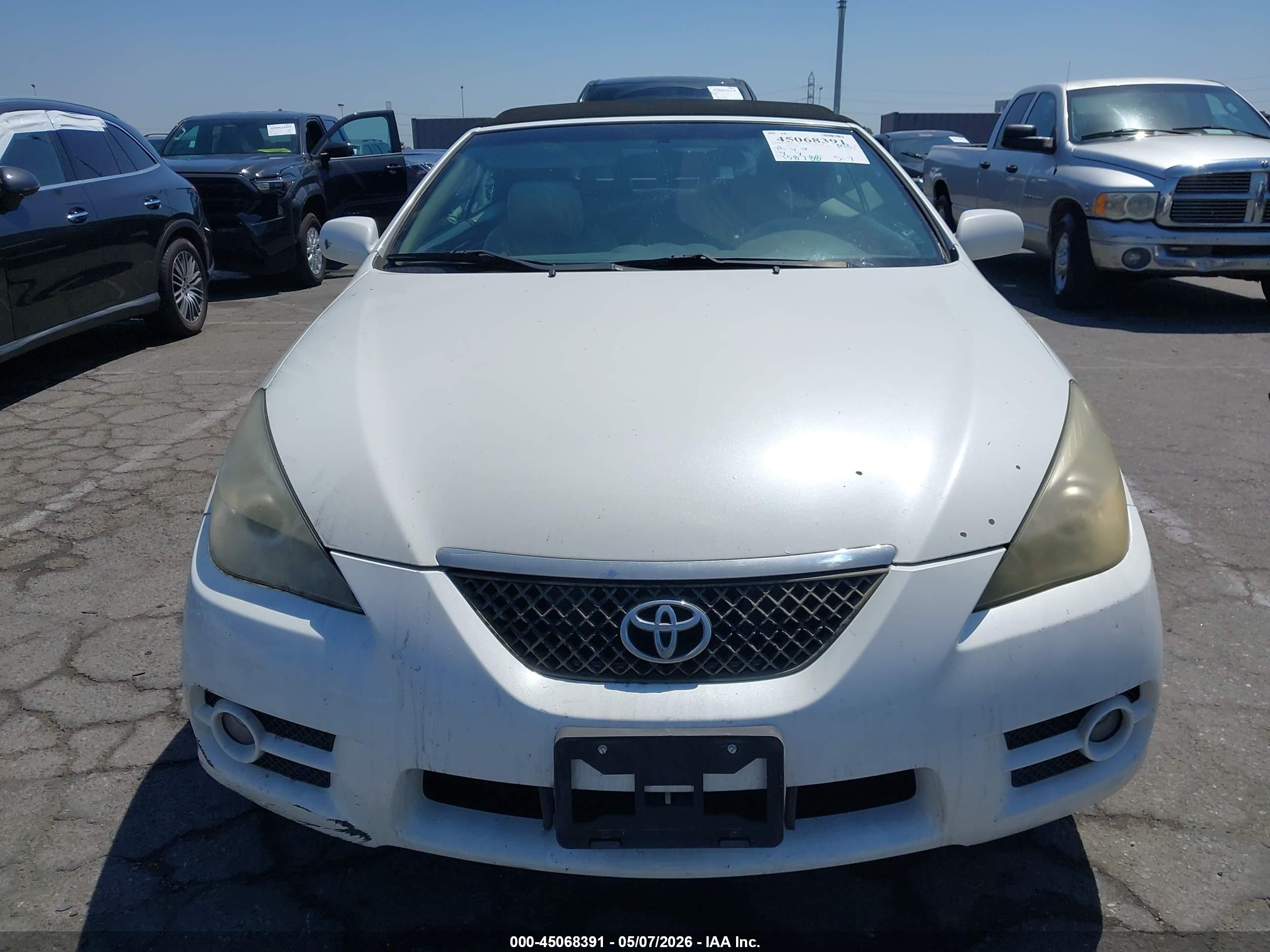 TOYOTA CAMRY image 6
