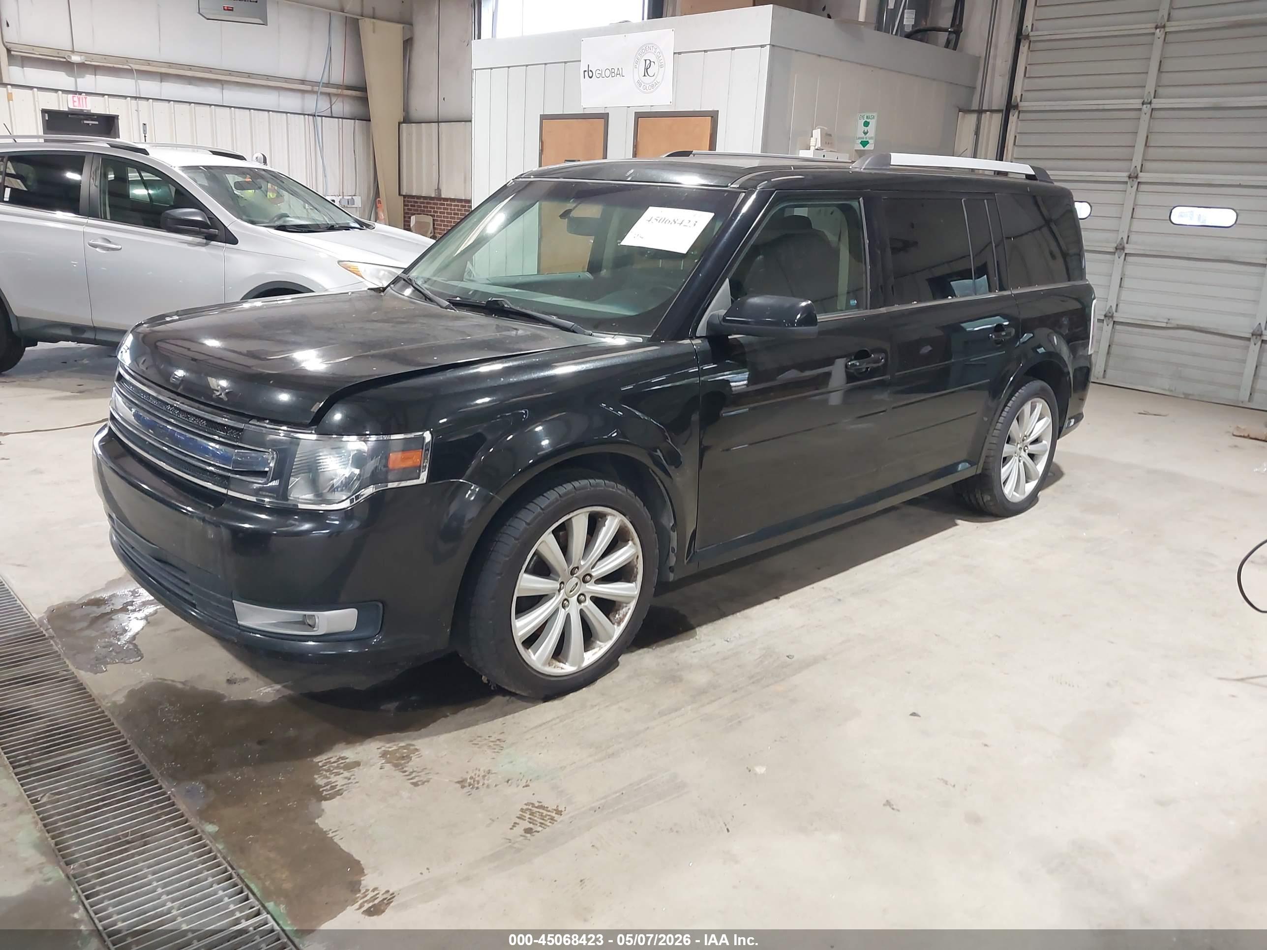 FORD FLEX image 2