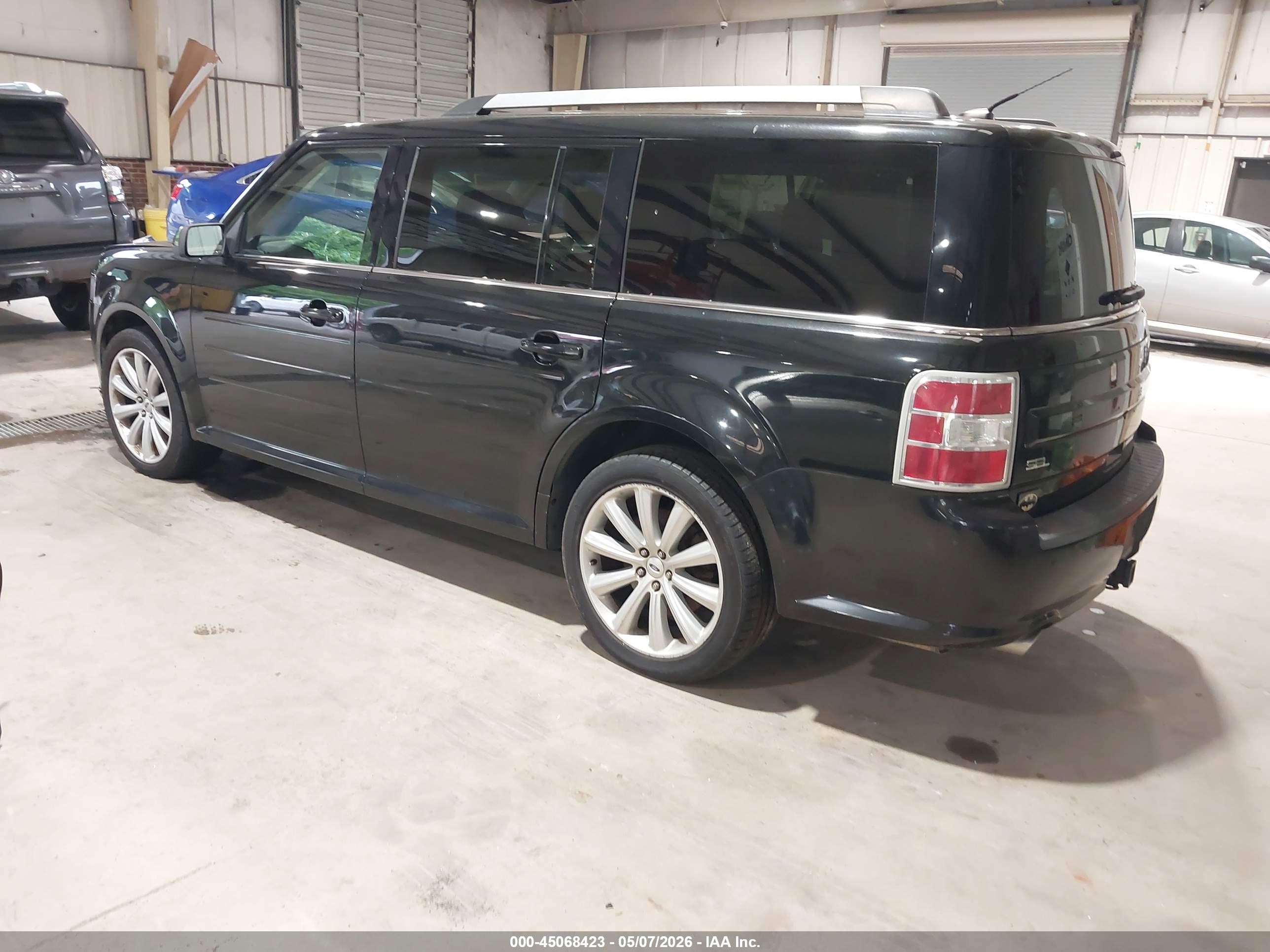 FORD FLEX image 3
