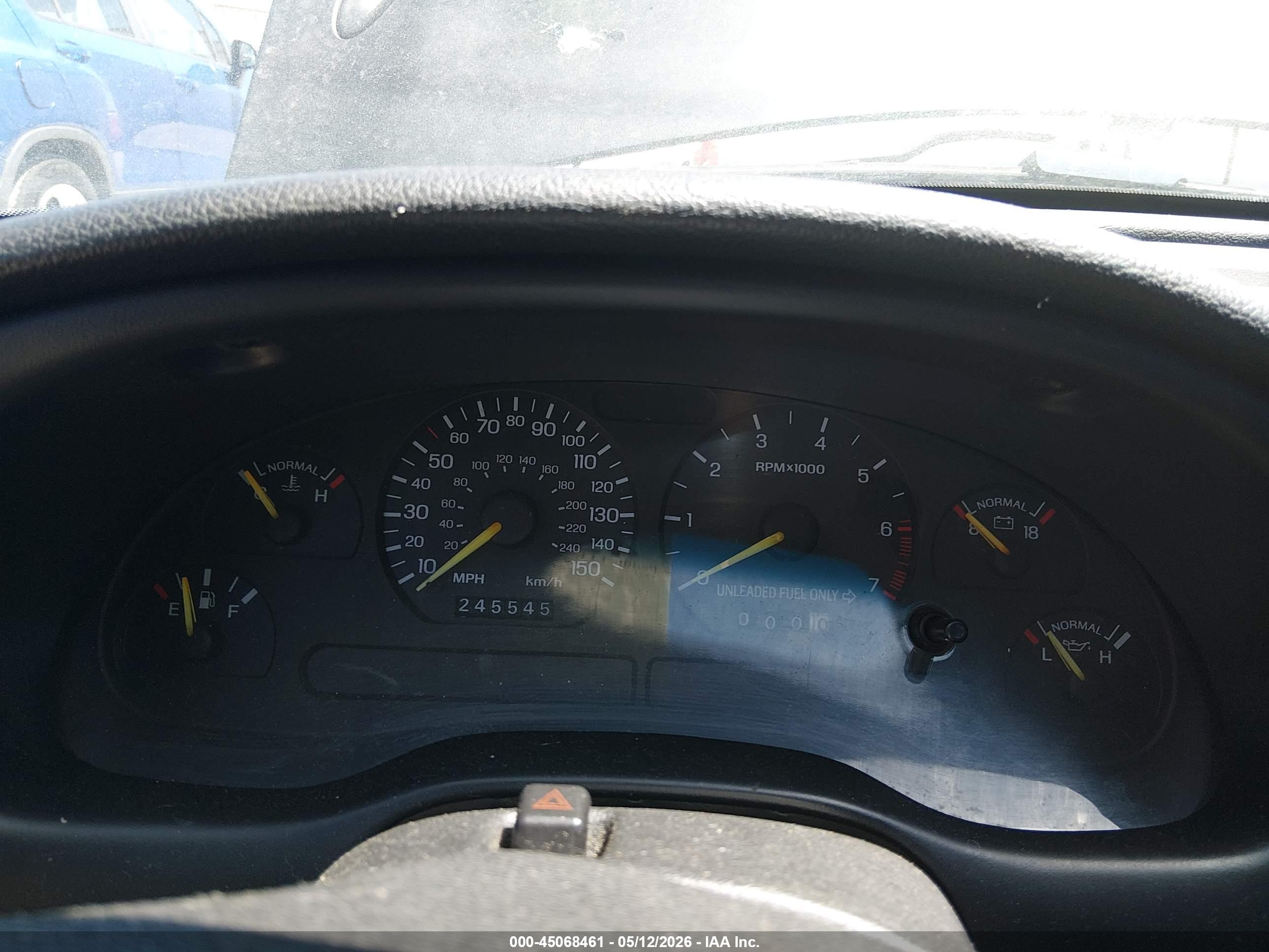 FORD MUSTANG image 7
