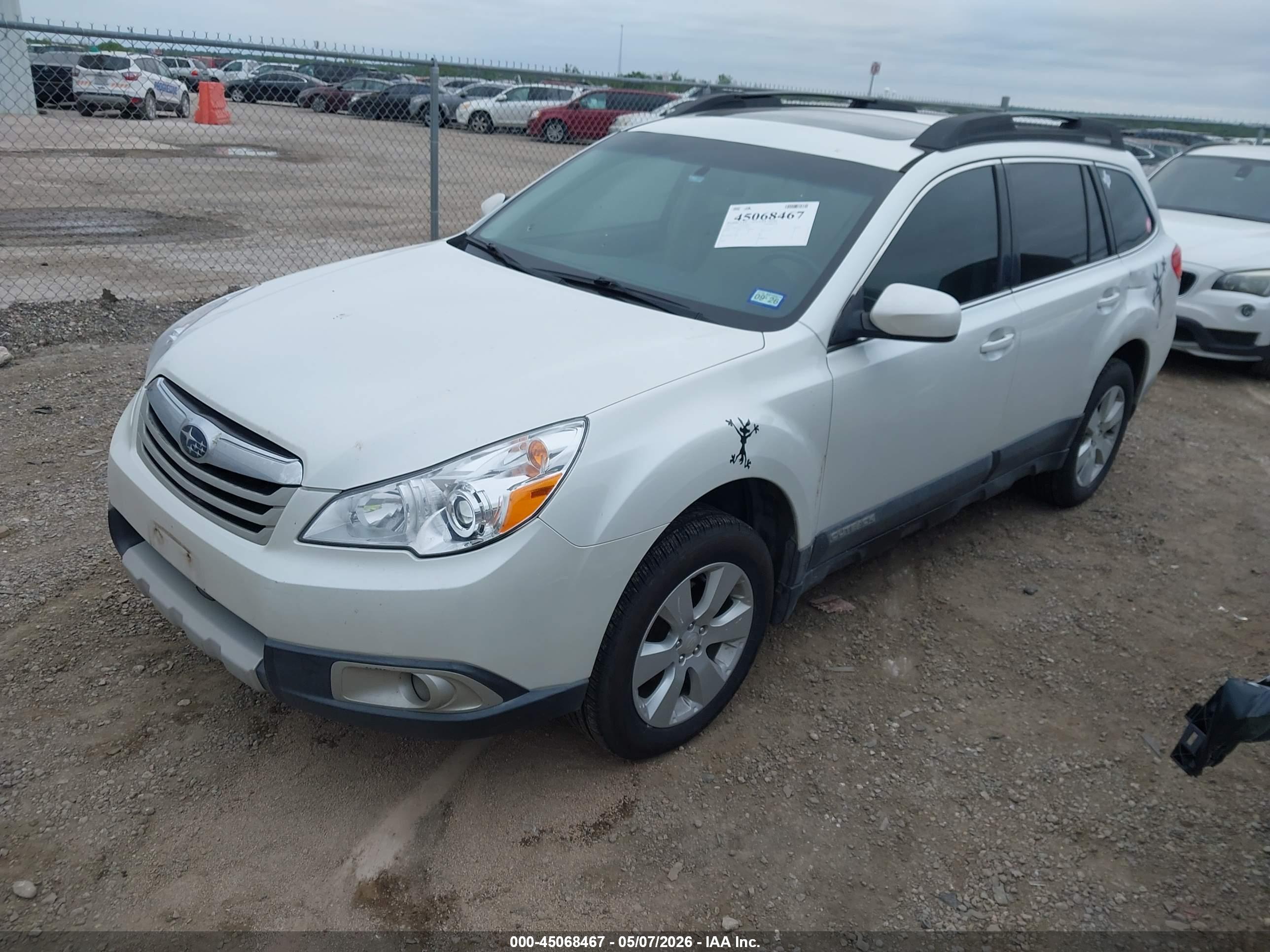 SUBARU OUTBACK image 2