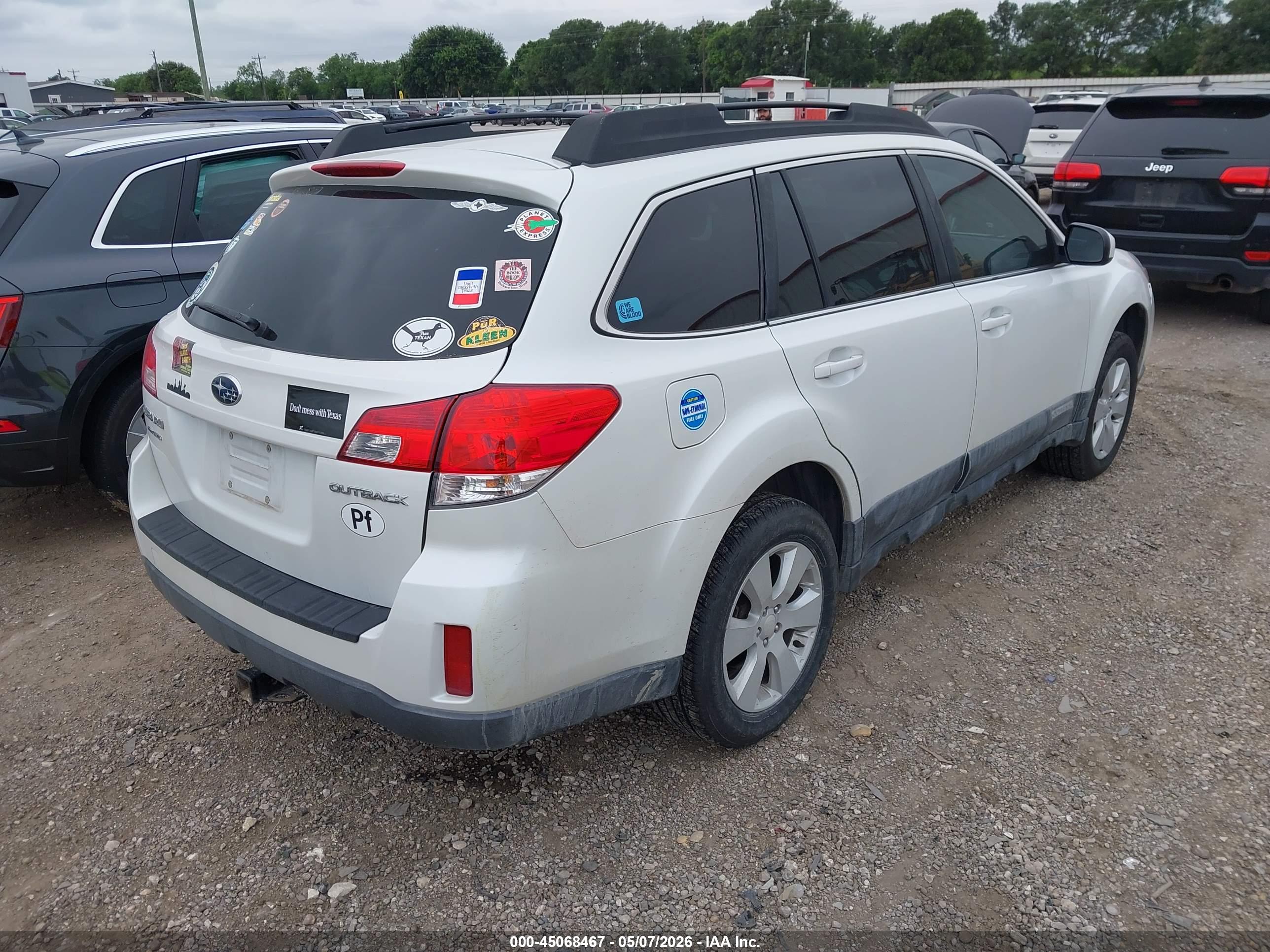 SUBARU OUTBACK image 4