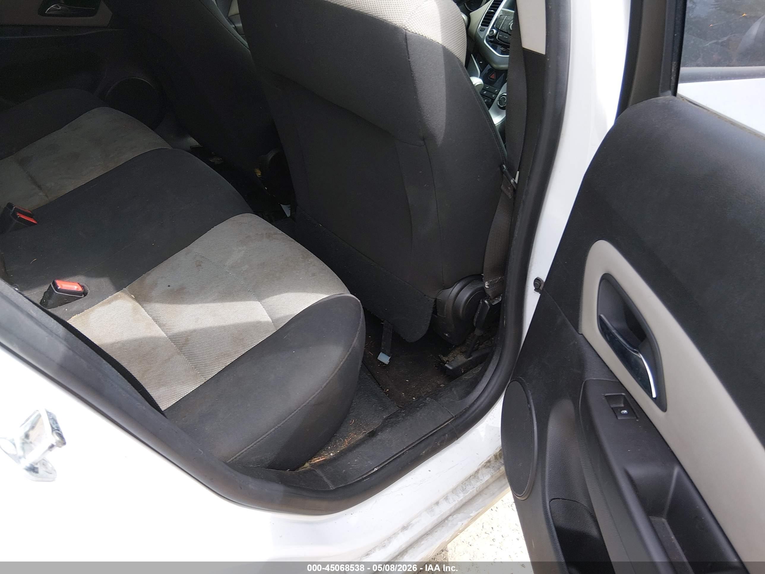 CHEVROLET CRUZE image 8