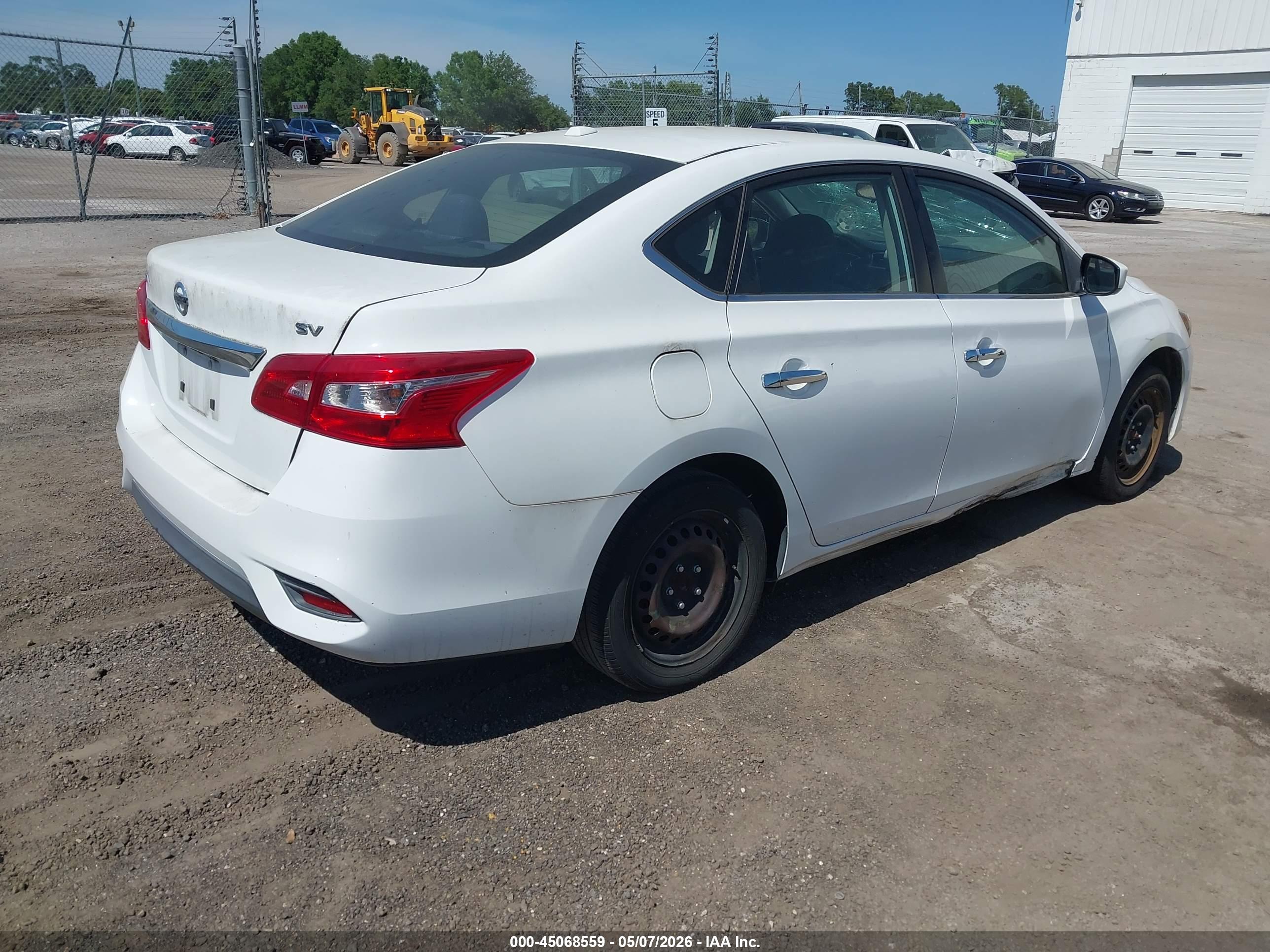 NISSAN SENTRA image 4