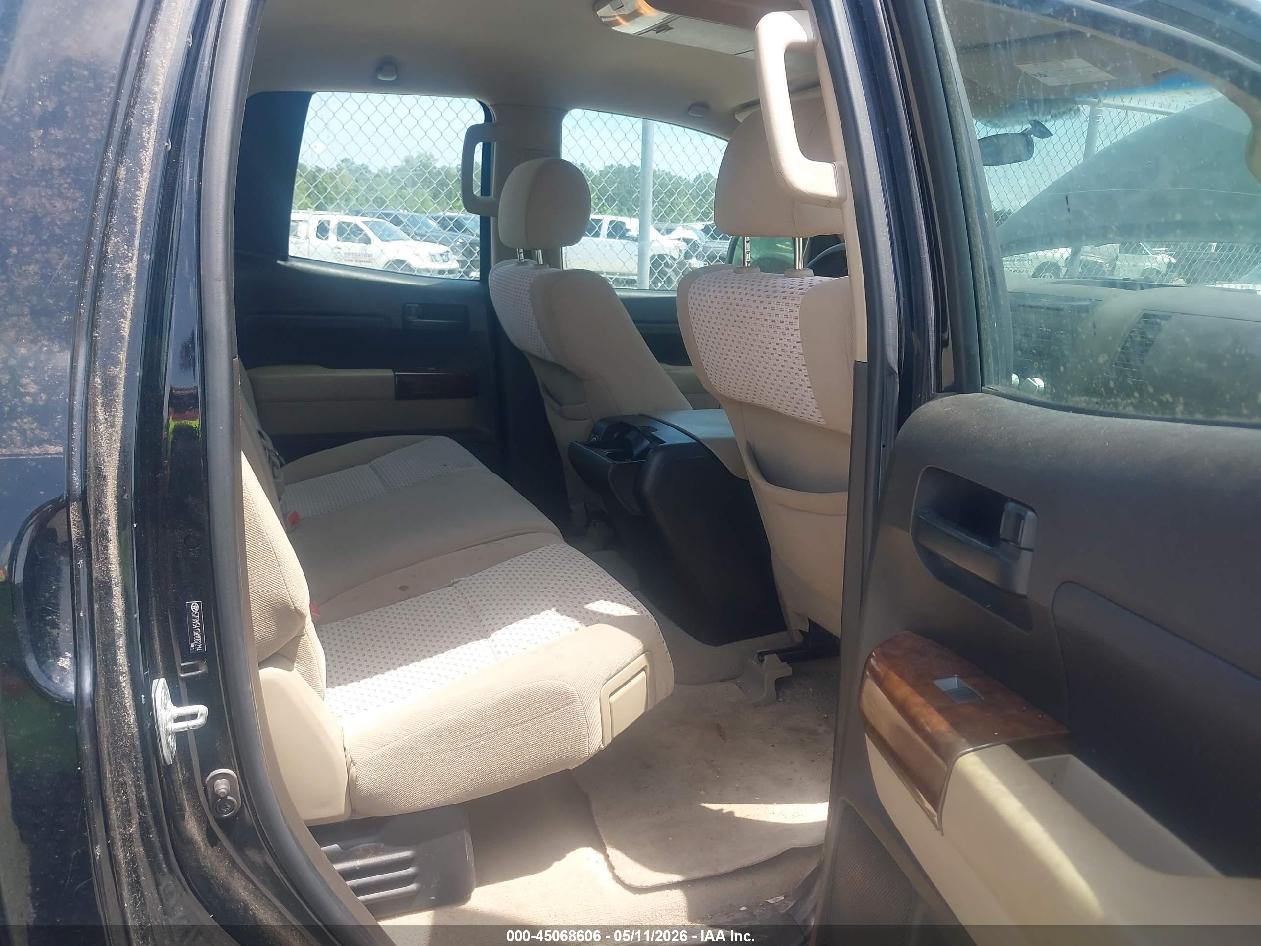 TOYOTA TUNDRA image 8