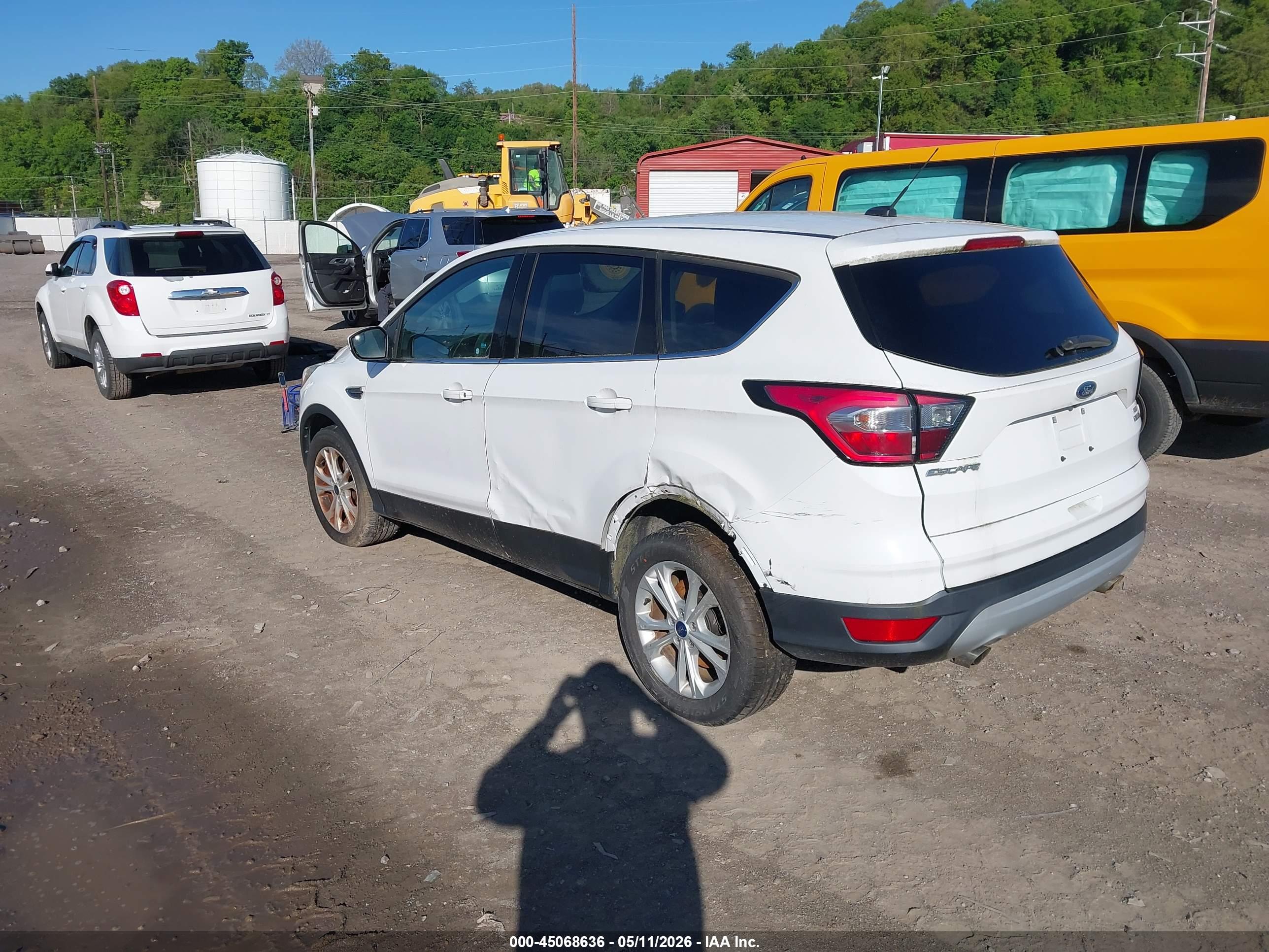 FORD ESCAPE image 3