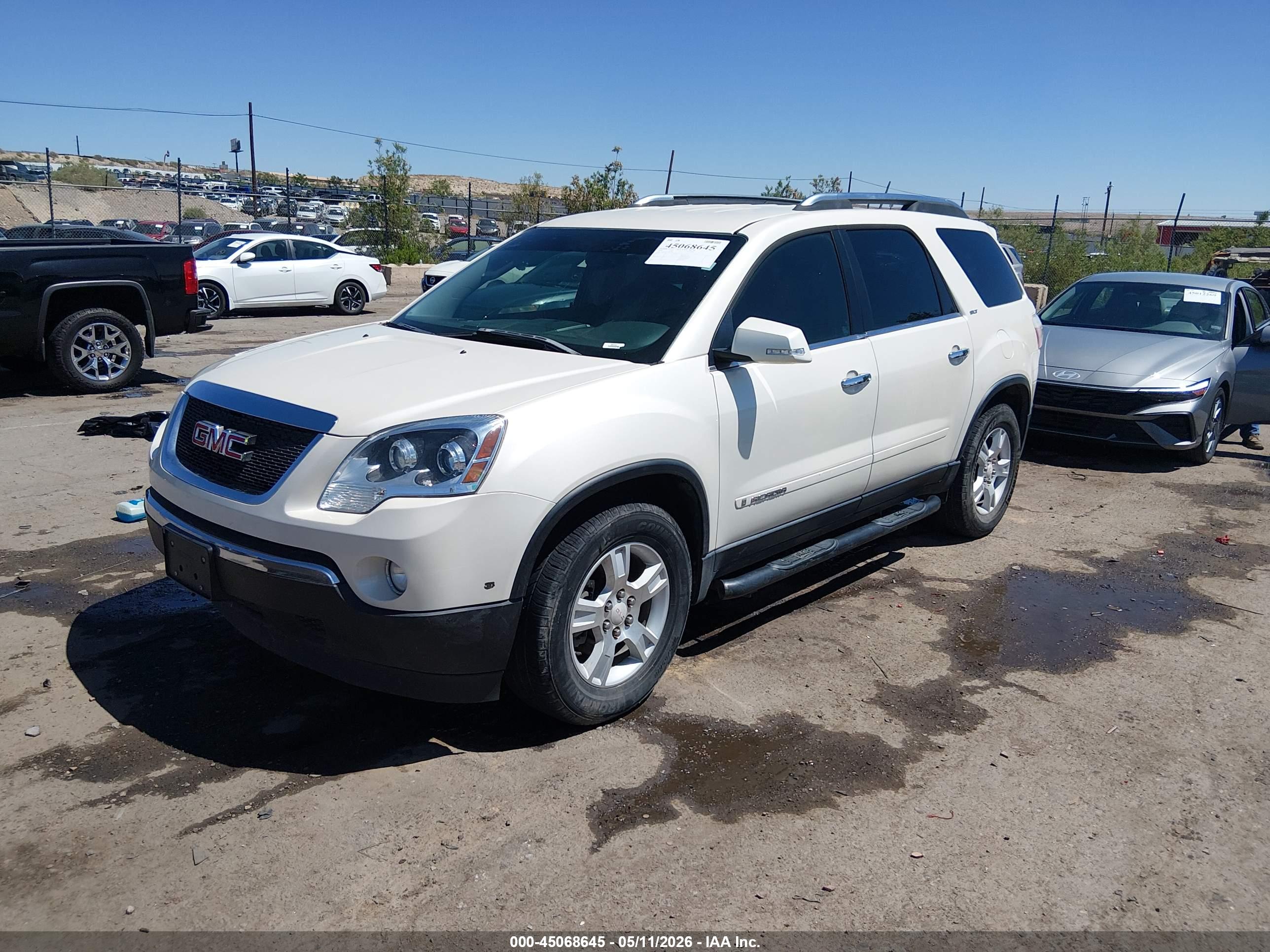 GMC ACADIA image 2