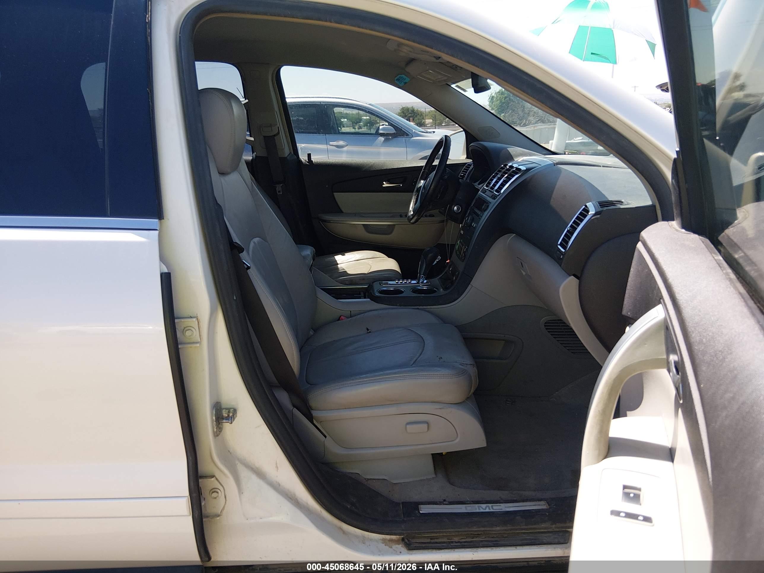 GMC ACADIA image 5