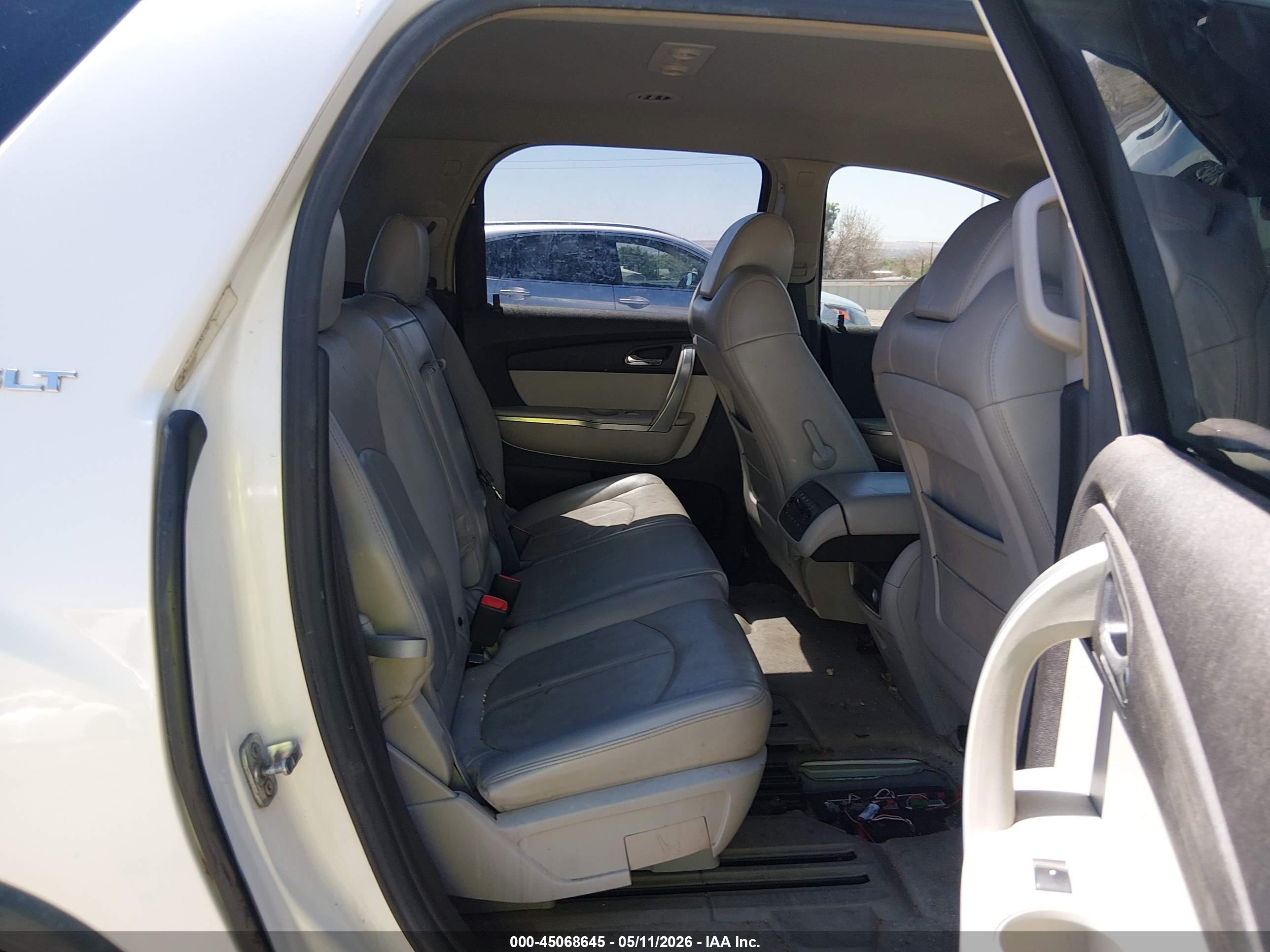 GMC ACADIA image 8