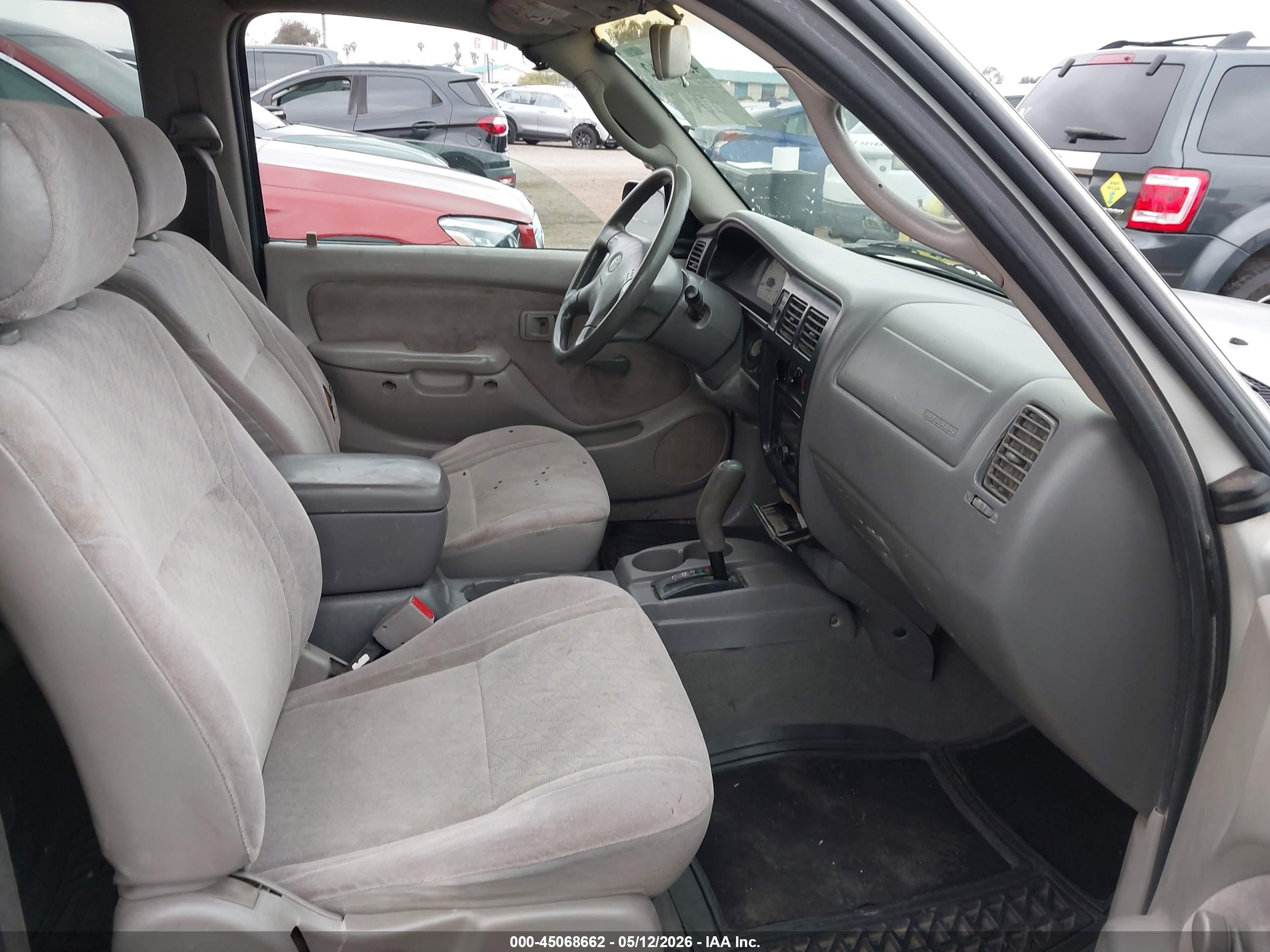 TOYOTA TACOMA image 5