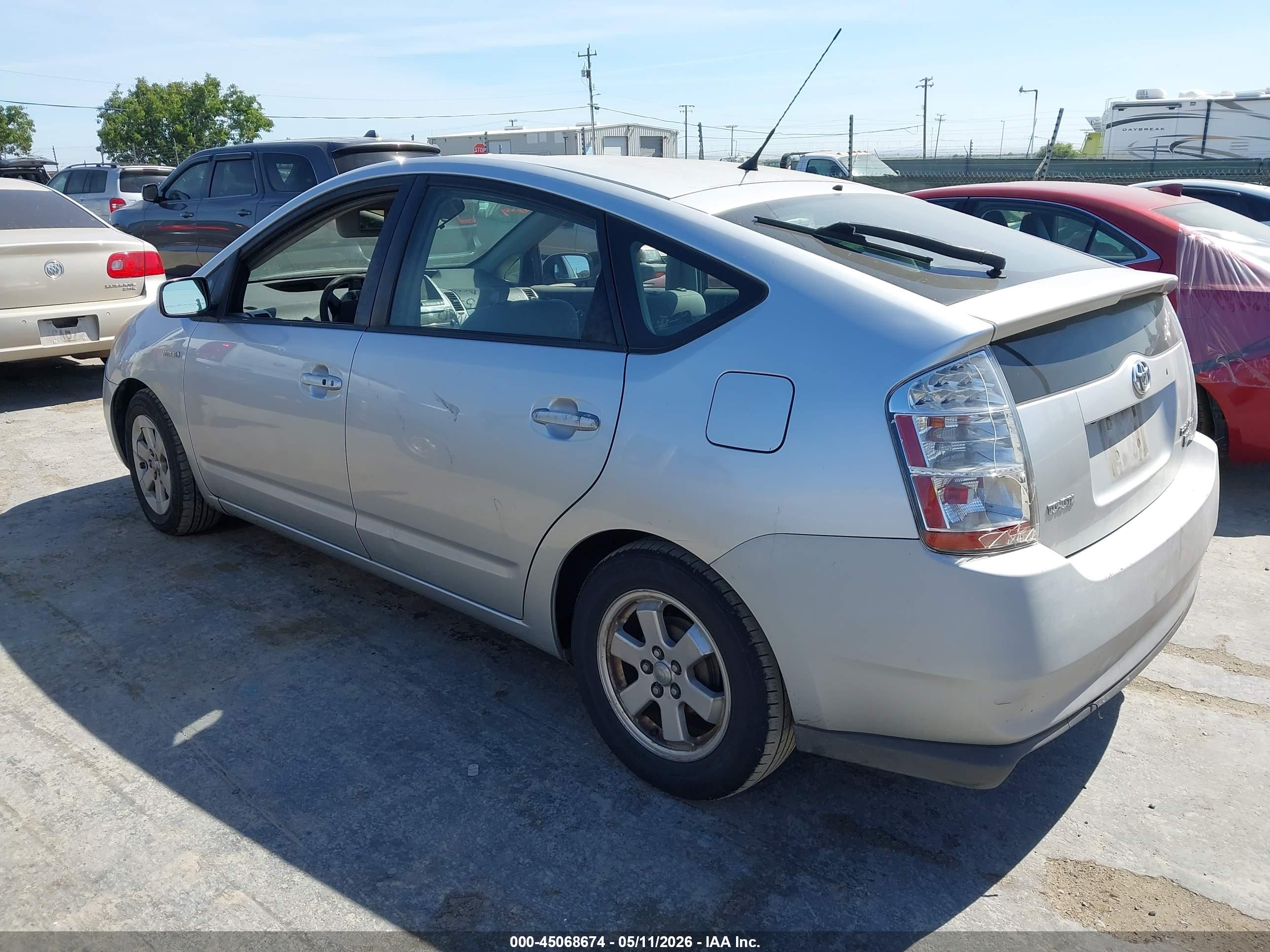 TOYOTA PRIUS image 3
