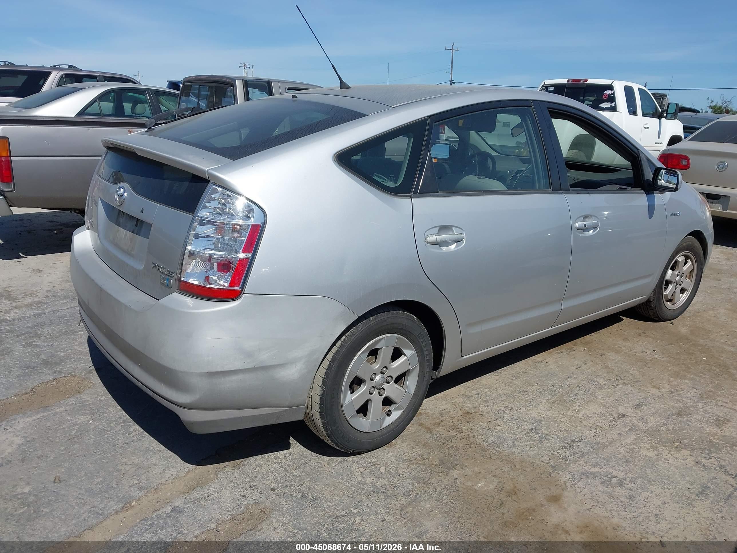 TOYOTA PRIUS image 4