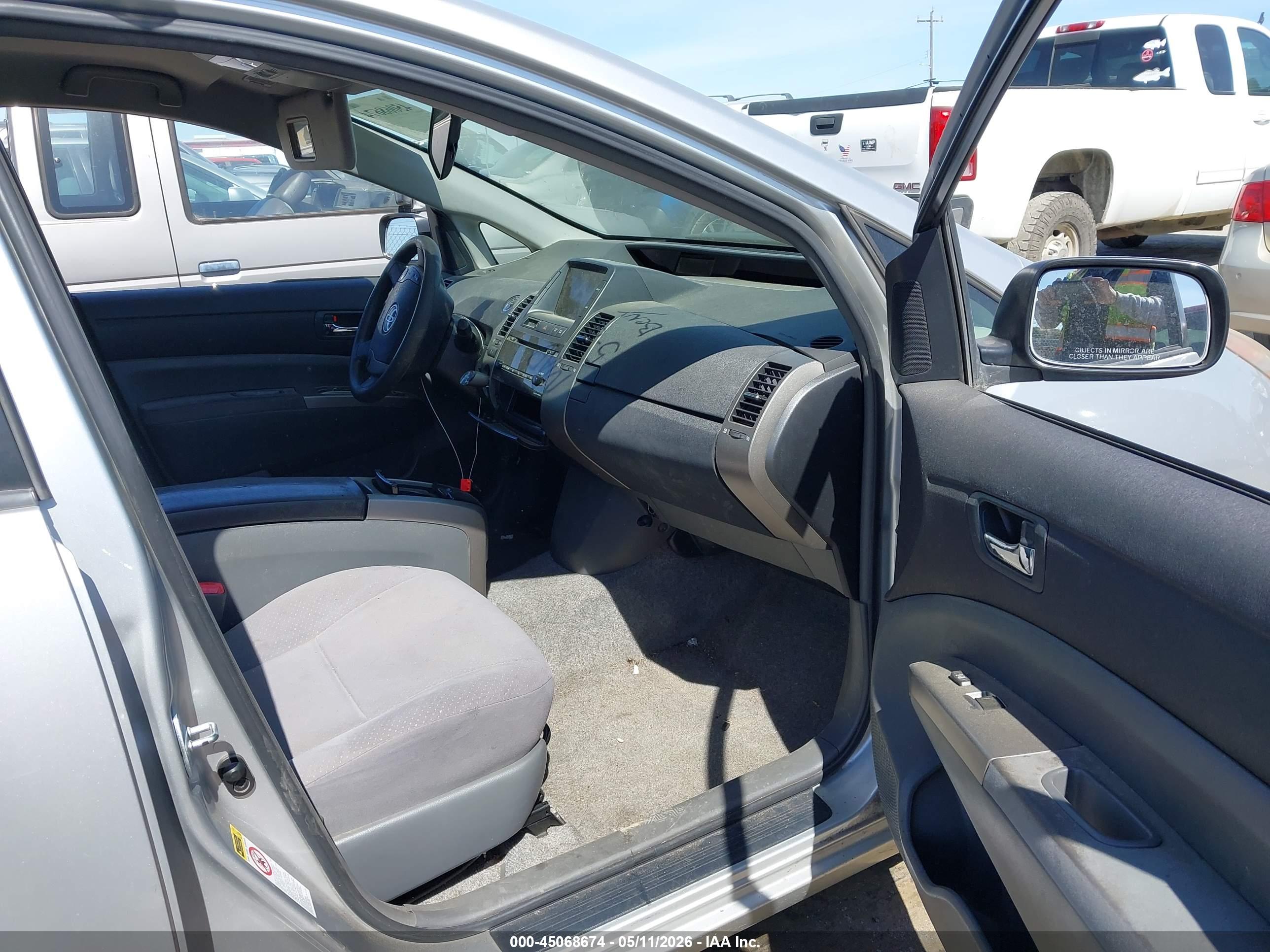 TOYOTA PRIUS image 5