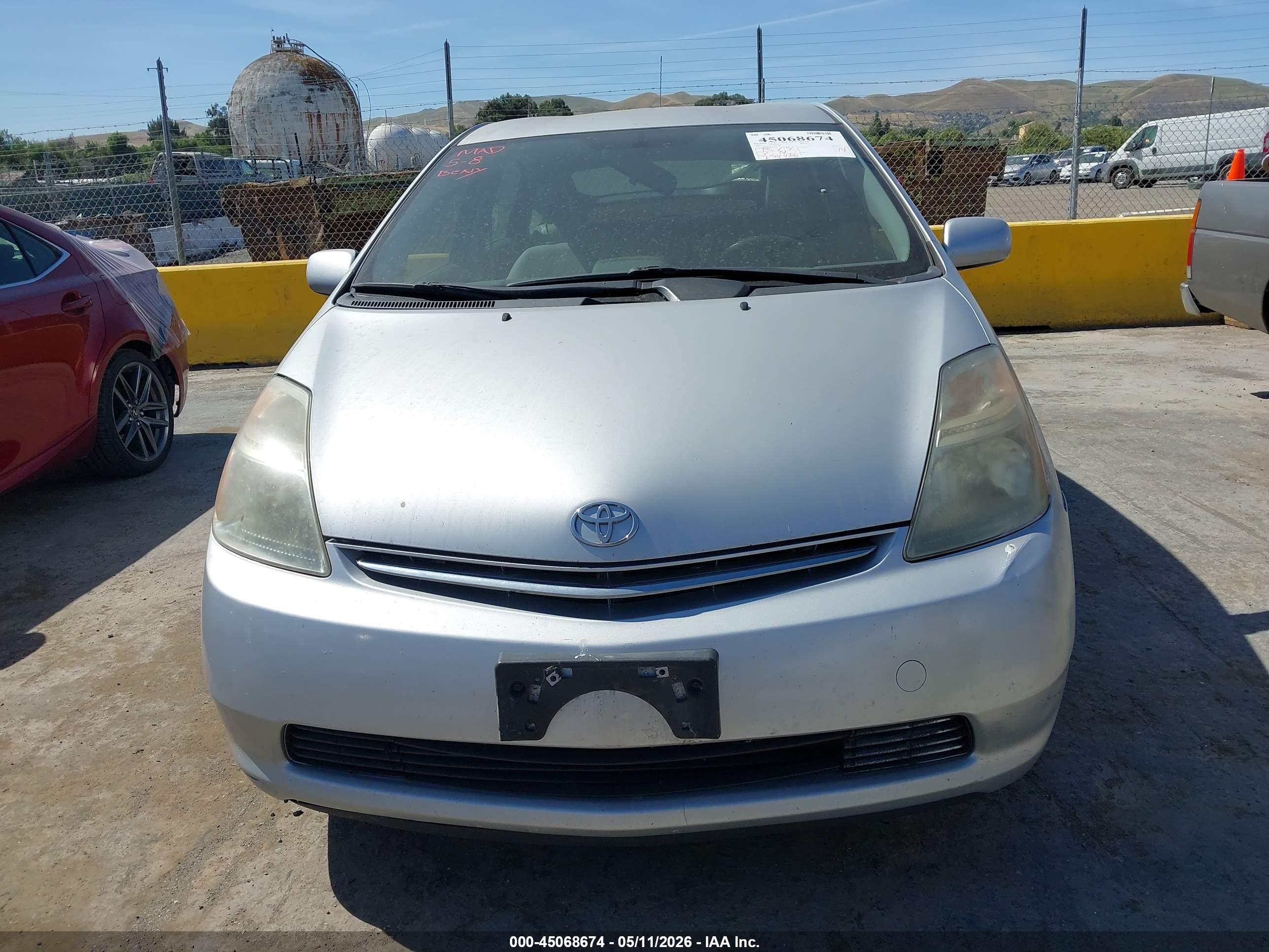 TOYOTA PRIUS image 6