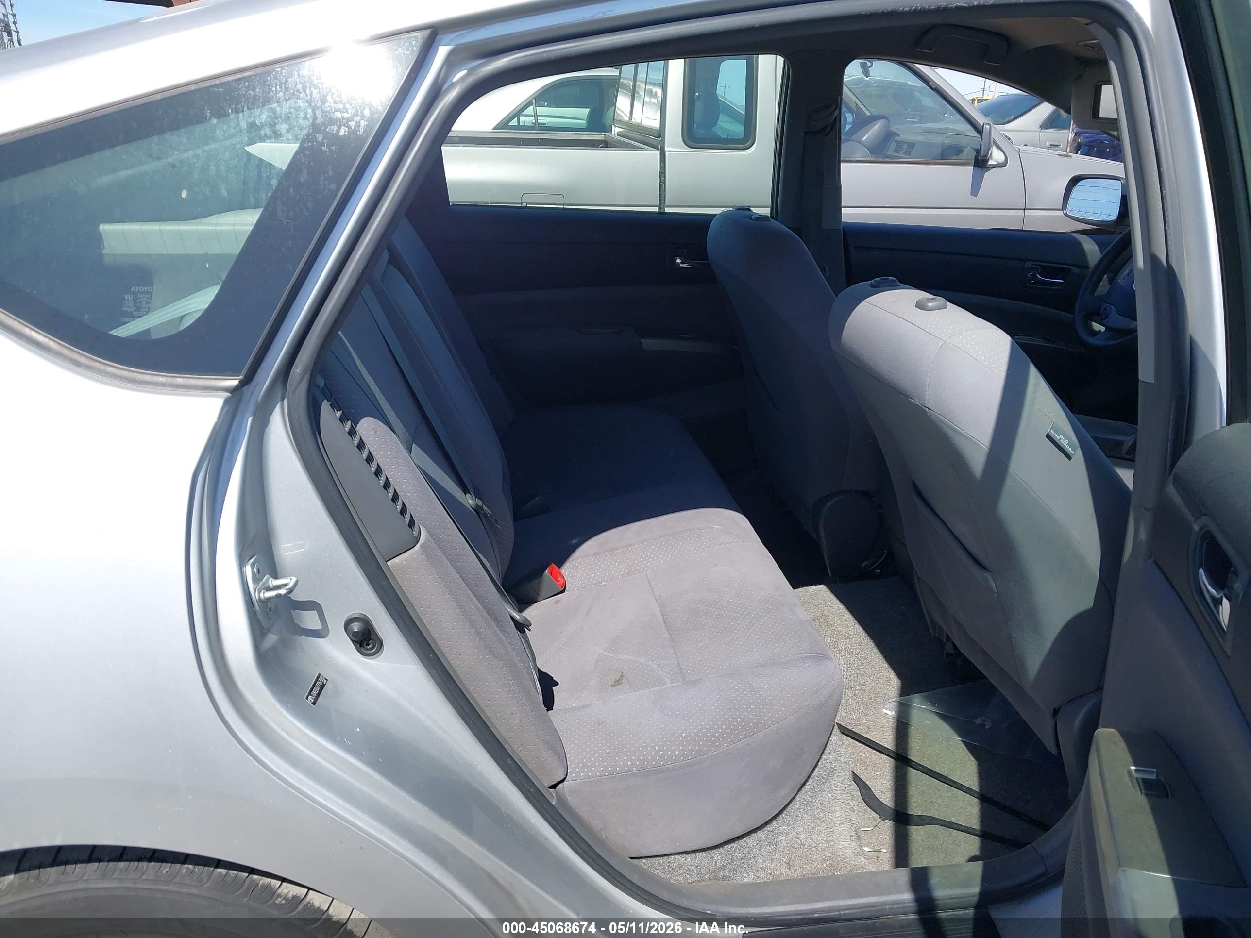 TOYOTA PRIUS image 8