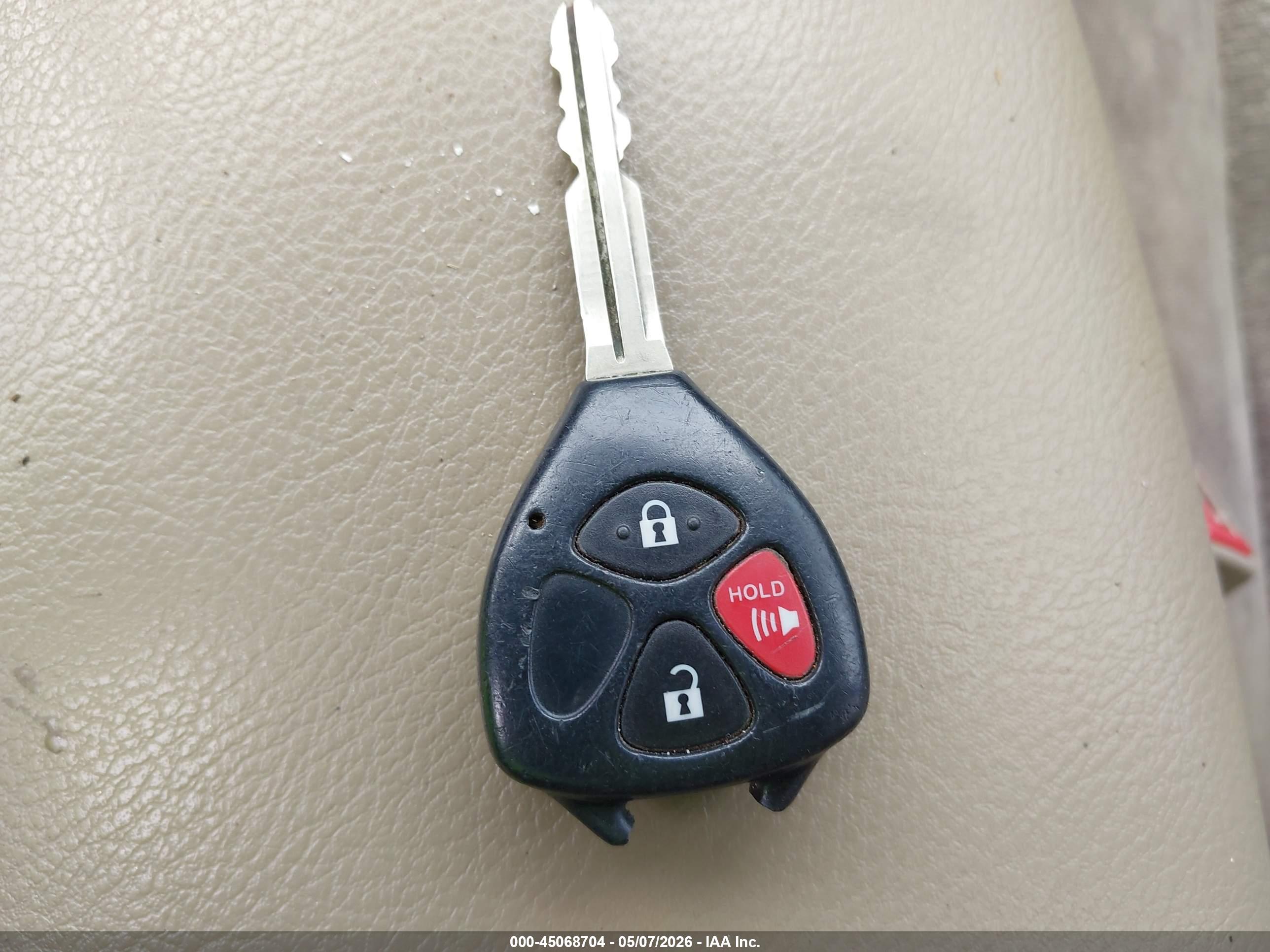TOYOTA RAV4 image 11