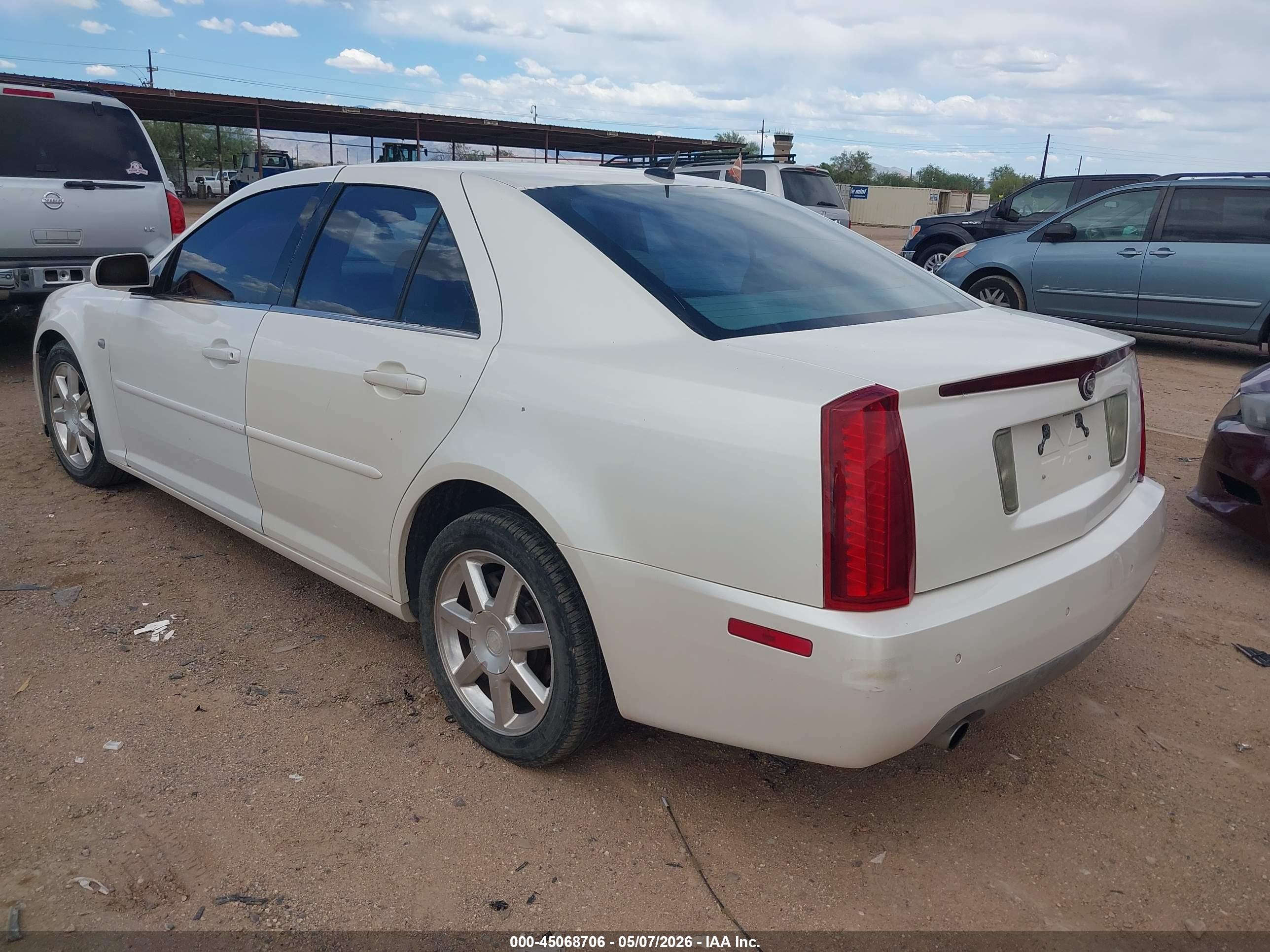 CADILLAC STS image 3