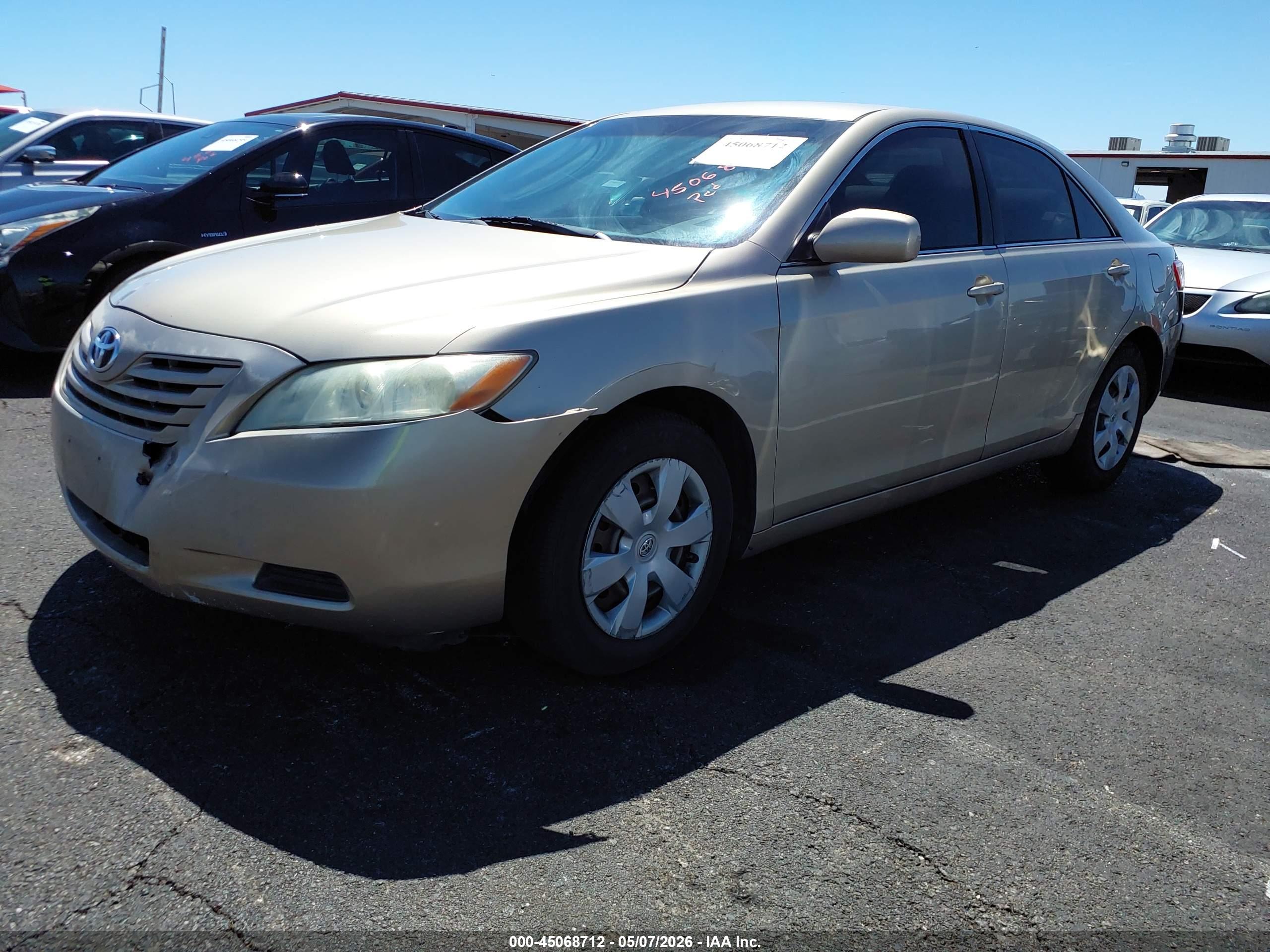 TOYOTA CAMRY image 2